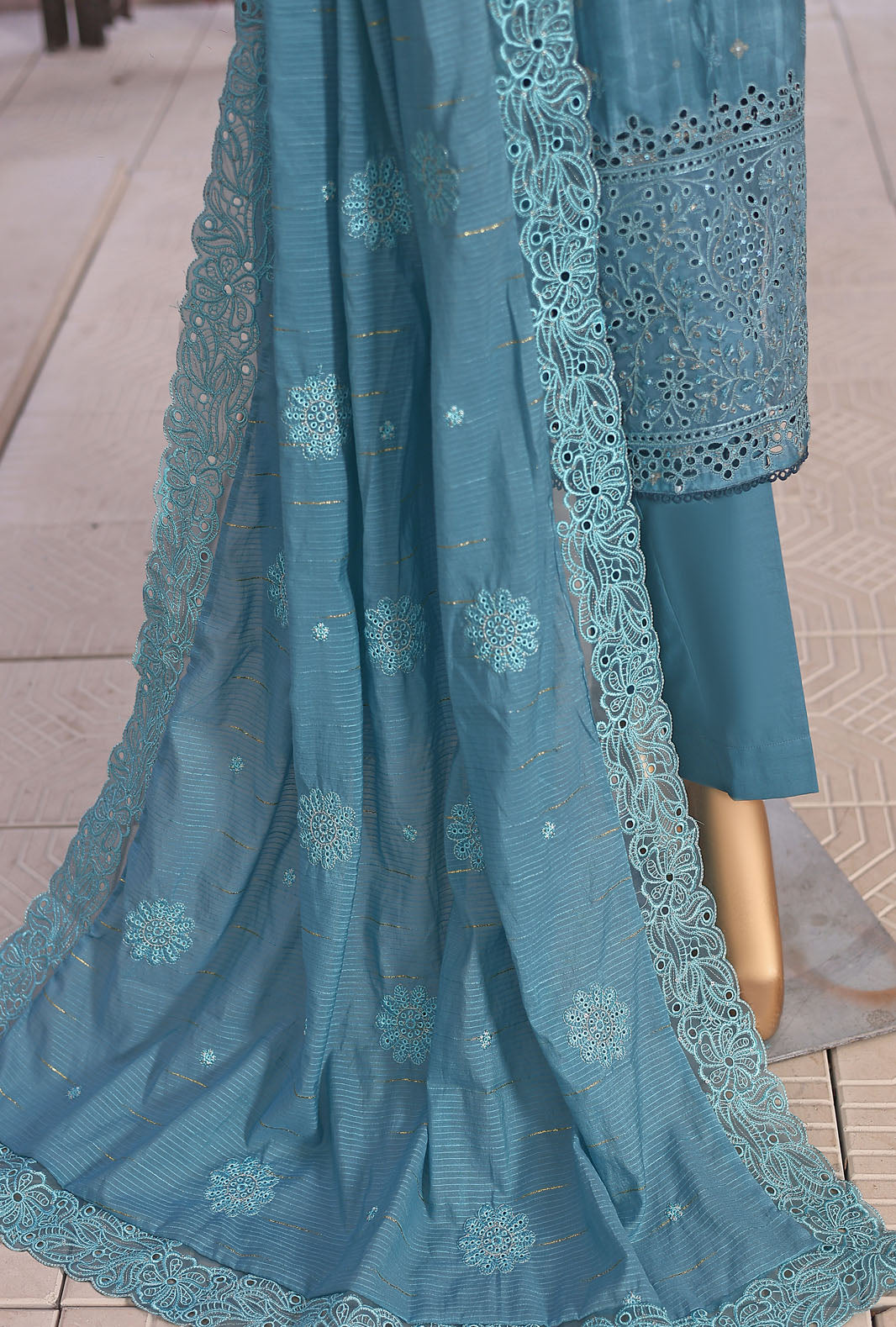 Ninokara by HZ Textiles Embroidered Jacquard Suit Unstitched 3 Piece Collection Vol-03 2026 D#-01