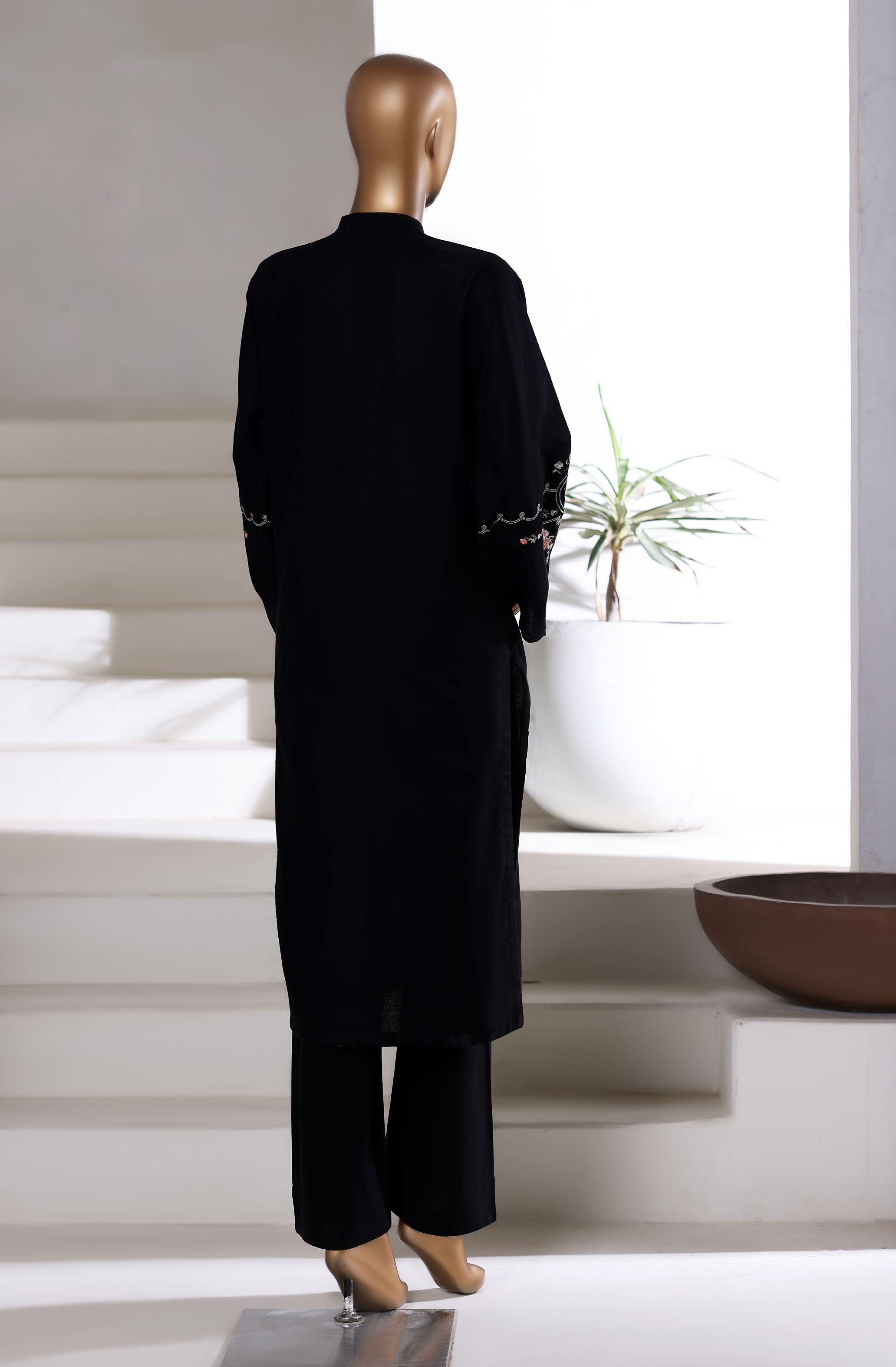 SADABAHAR Vybe Khaddar Embroidered Set 2PlECE STITCHED Vol-04 COLLECTION 2025 D-307 Black