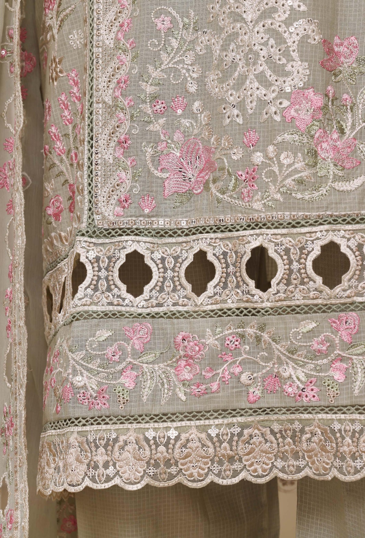Sadabahar Luxury Slub Lawn Embroidery Stitched Vol-08 Collection 2026. LEL-1009