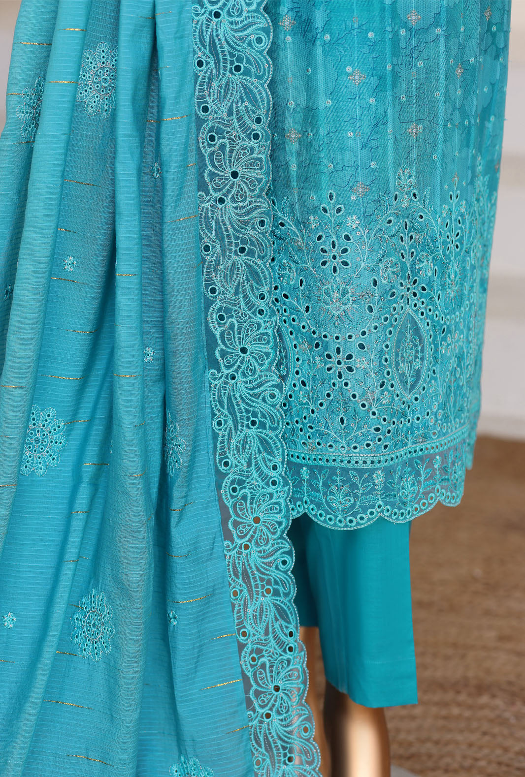 Ninokara by HZ Textiles Embroidered Jacquard Suit Unstitched 3 Piece Collection Vol-03 2026 D#-07