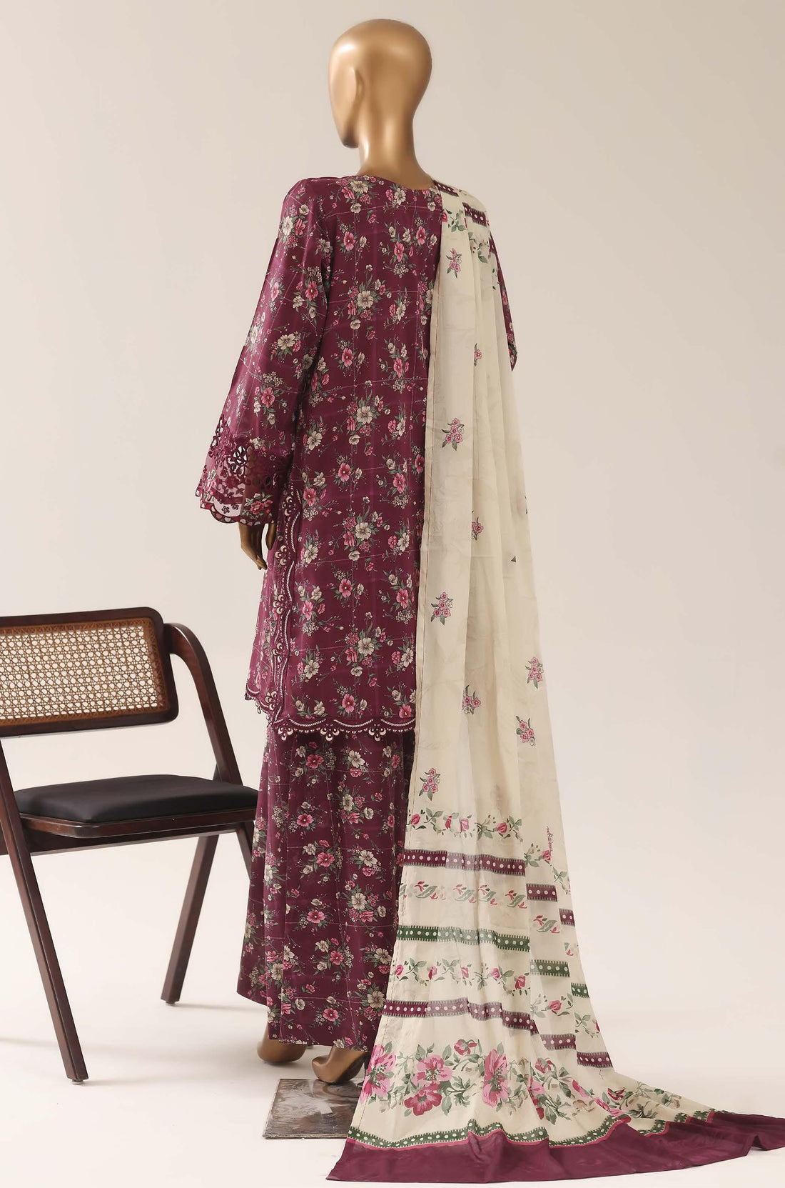 Sadabahar Malika Embroidery Lawn Short Length 3Piece Stitched Vol-08 Collection 2026 D#04