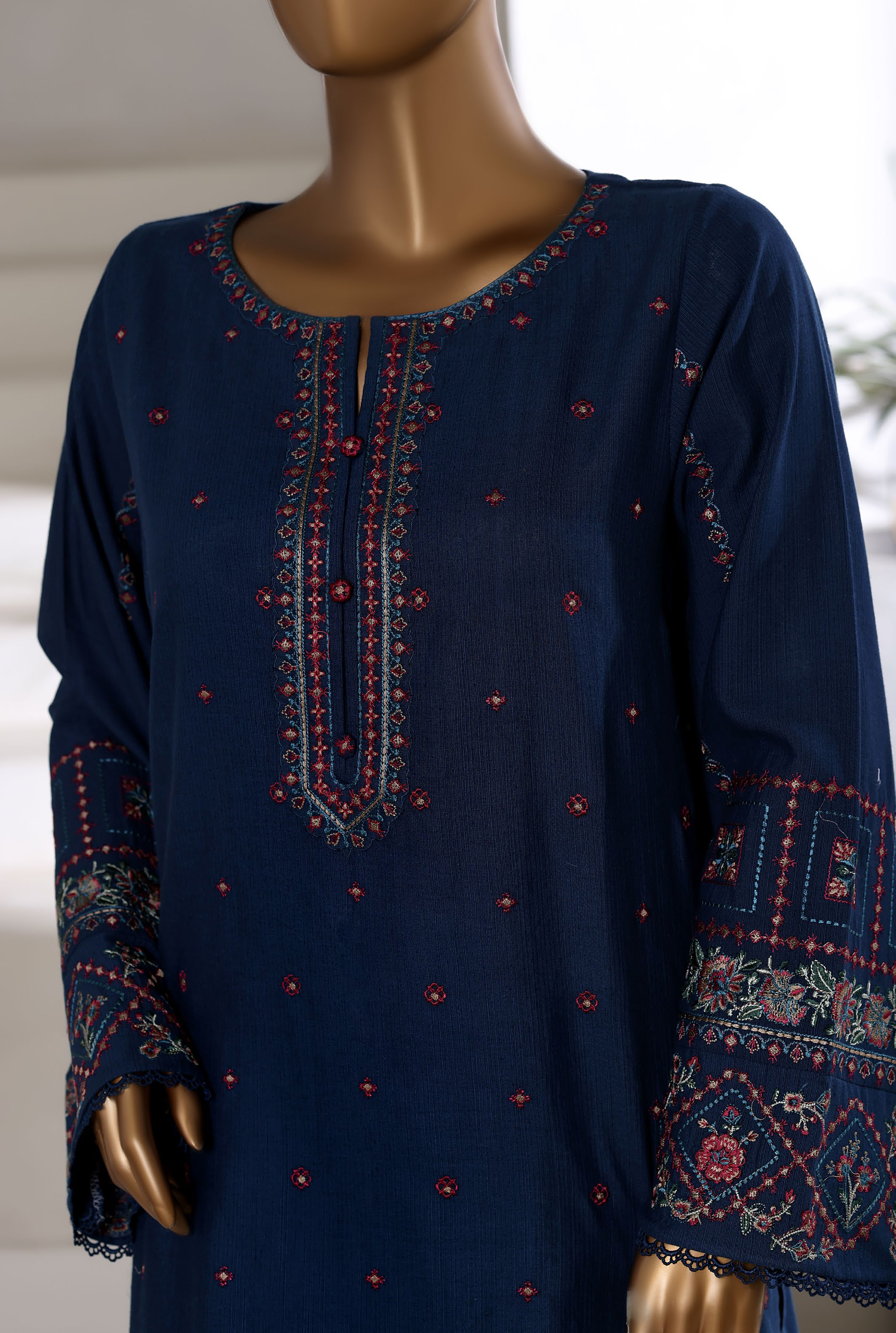 SADABAHAR Vybe Khaddar Embroidered Set 2PlECE STITCHED Vol-04 COLLECTION 2025 D-306 Nevy Blue