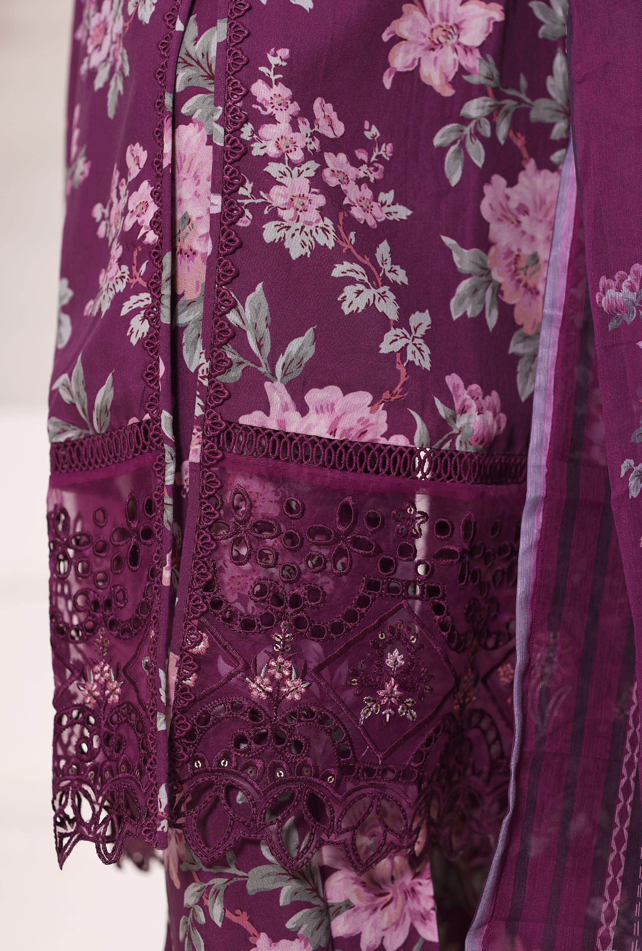 Sadabahar Malika Viscose Long Length With Chiffon Printed Dupatta 3Piece Stitched Collection 2025 Purple SDMVL- 002