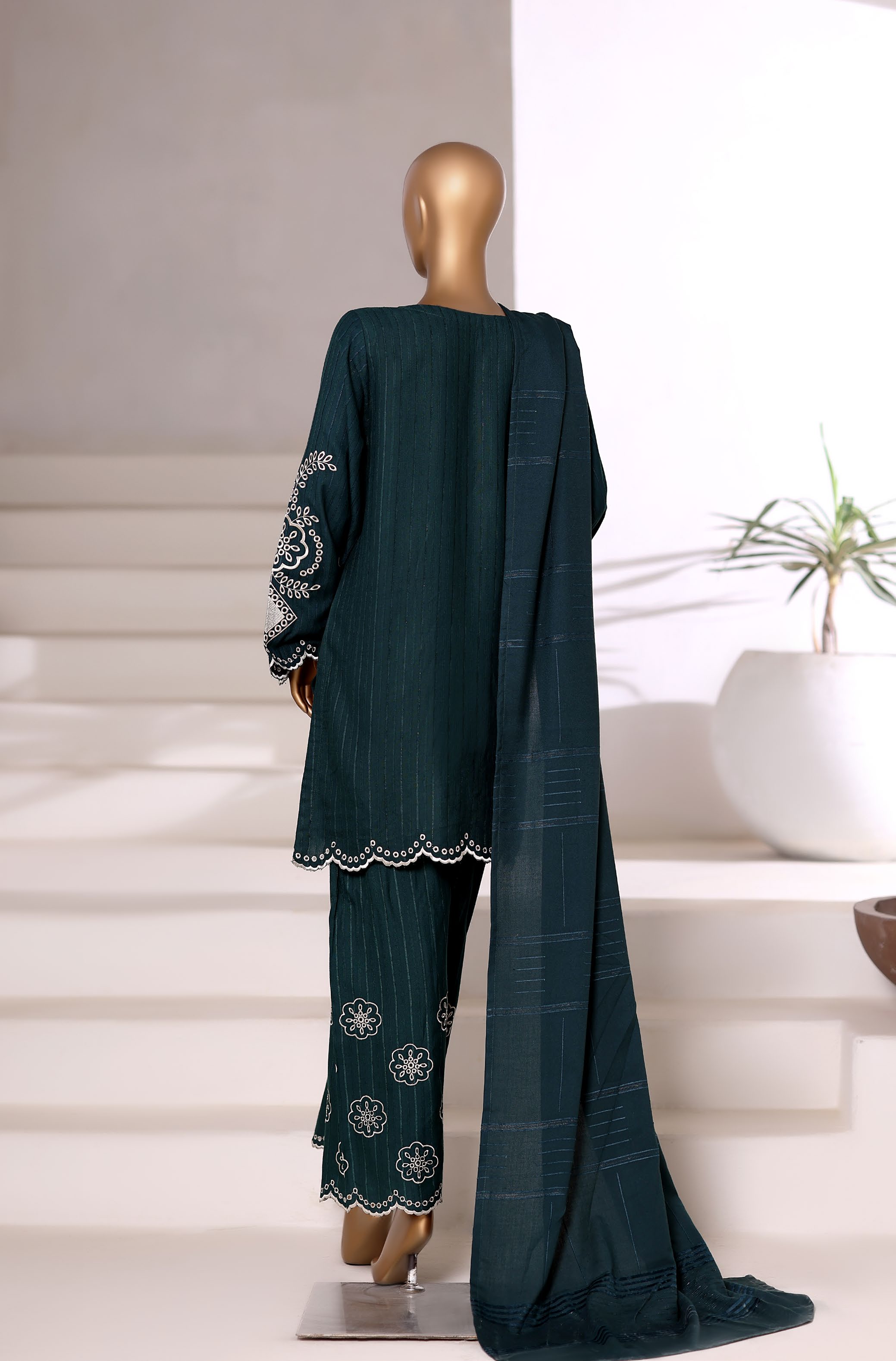Sadabahar Stitched Vybe Winter Embroidery Dhanak 3Piece With Dhanak Shwal Collection 2025 SDES -05