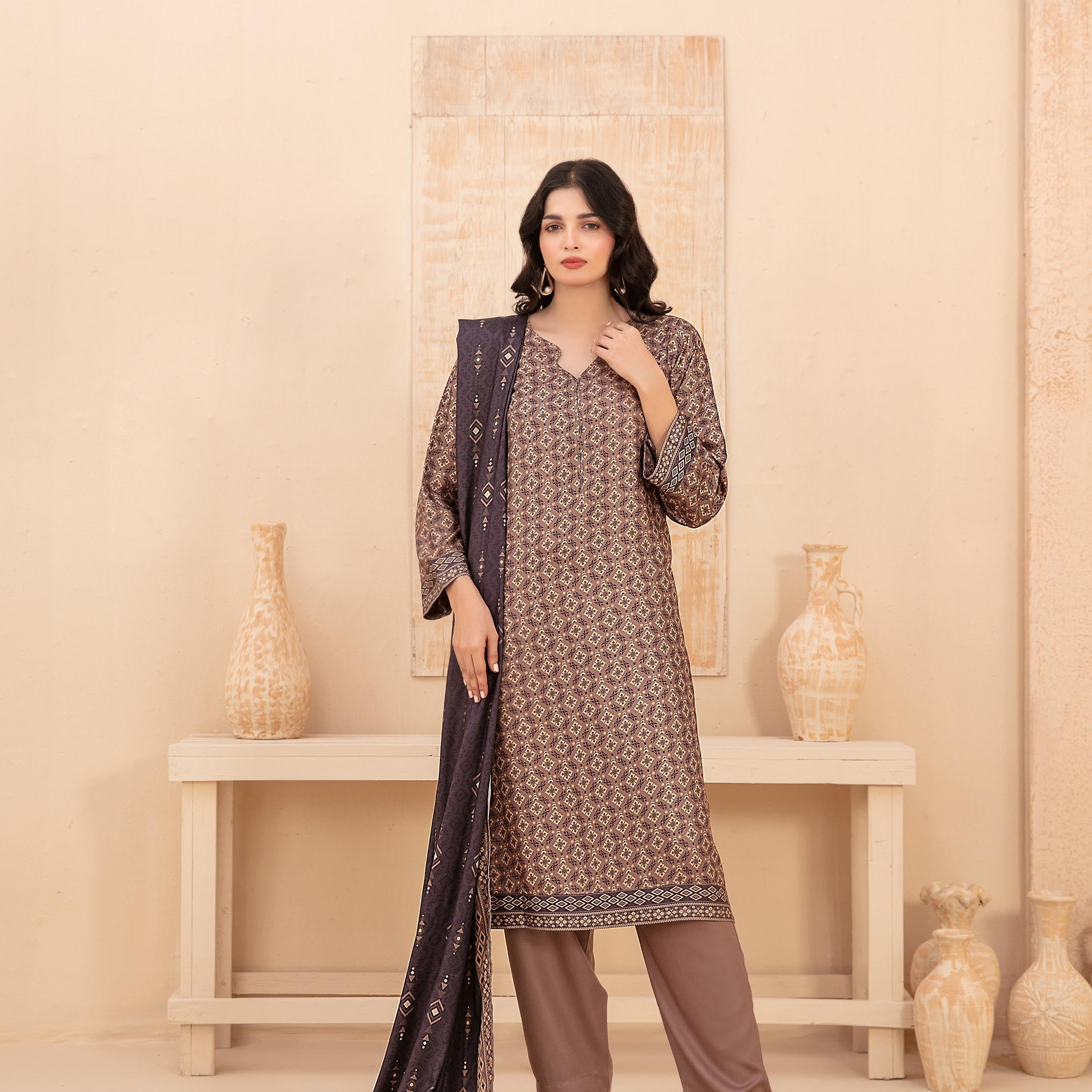 Shahid Tawakkal BASEERA — Unstitched 3Piece Collection Staple Digital Printed with Twill fabric Collection 2025 D-07