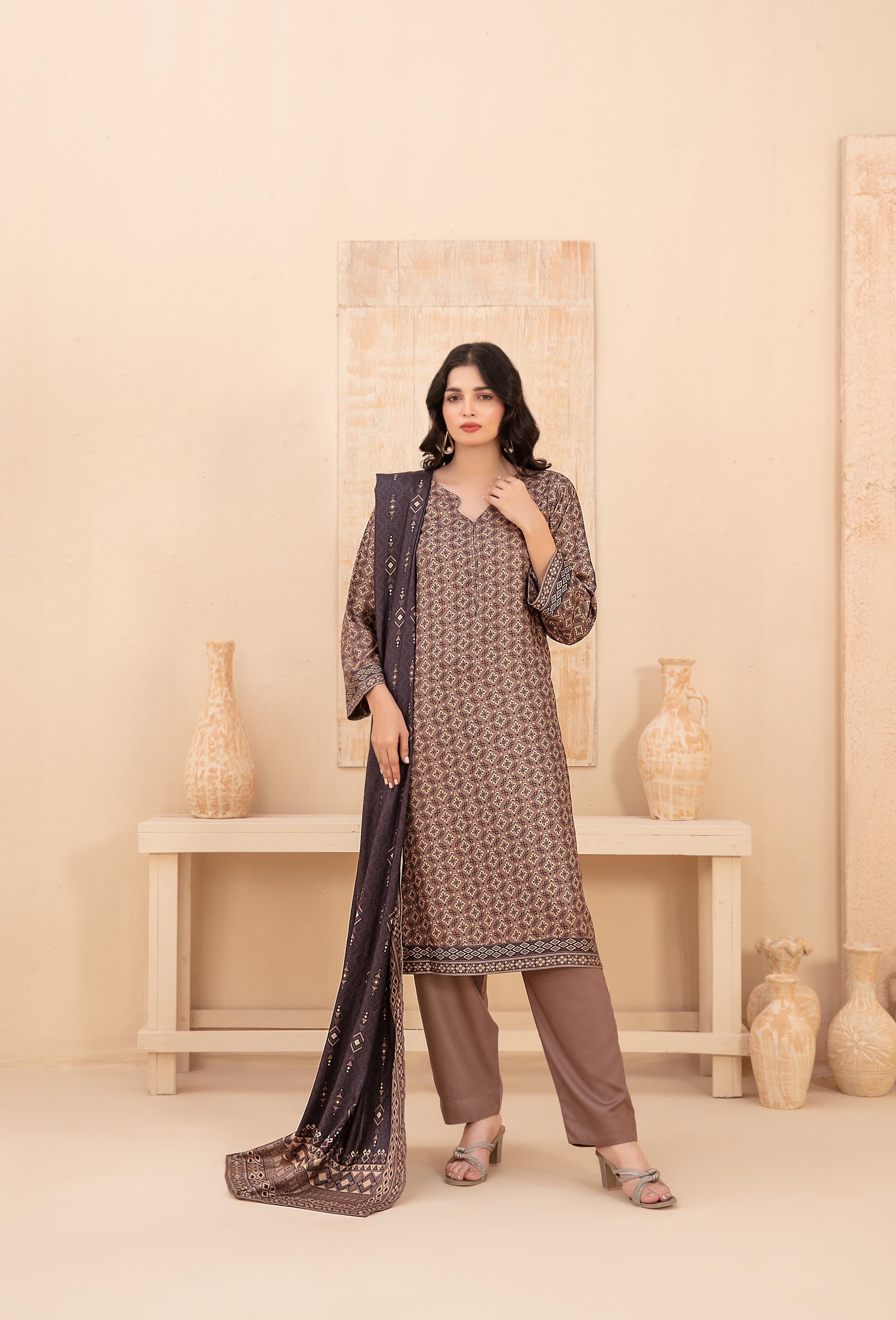 Shahid Tawakkal BASEERA — Unstitched 3Piece Collection Staple Digital Printed with Twill fabric Collection 2025 D-07