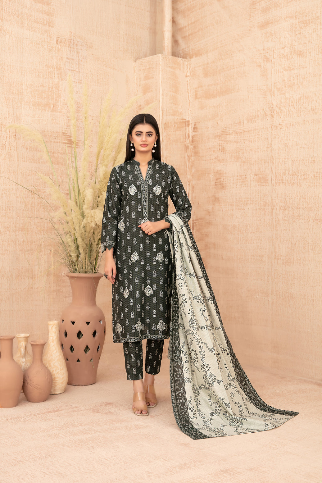 Areeka By Tawakkal Khaddar Boti Embroidery 3Piece Unstitched Collection 2025. D-09