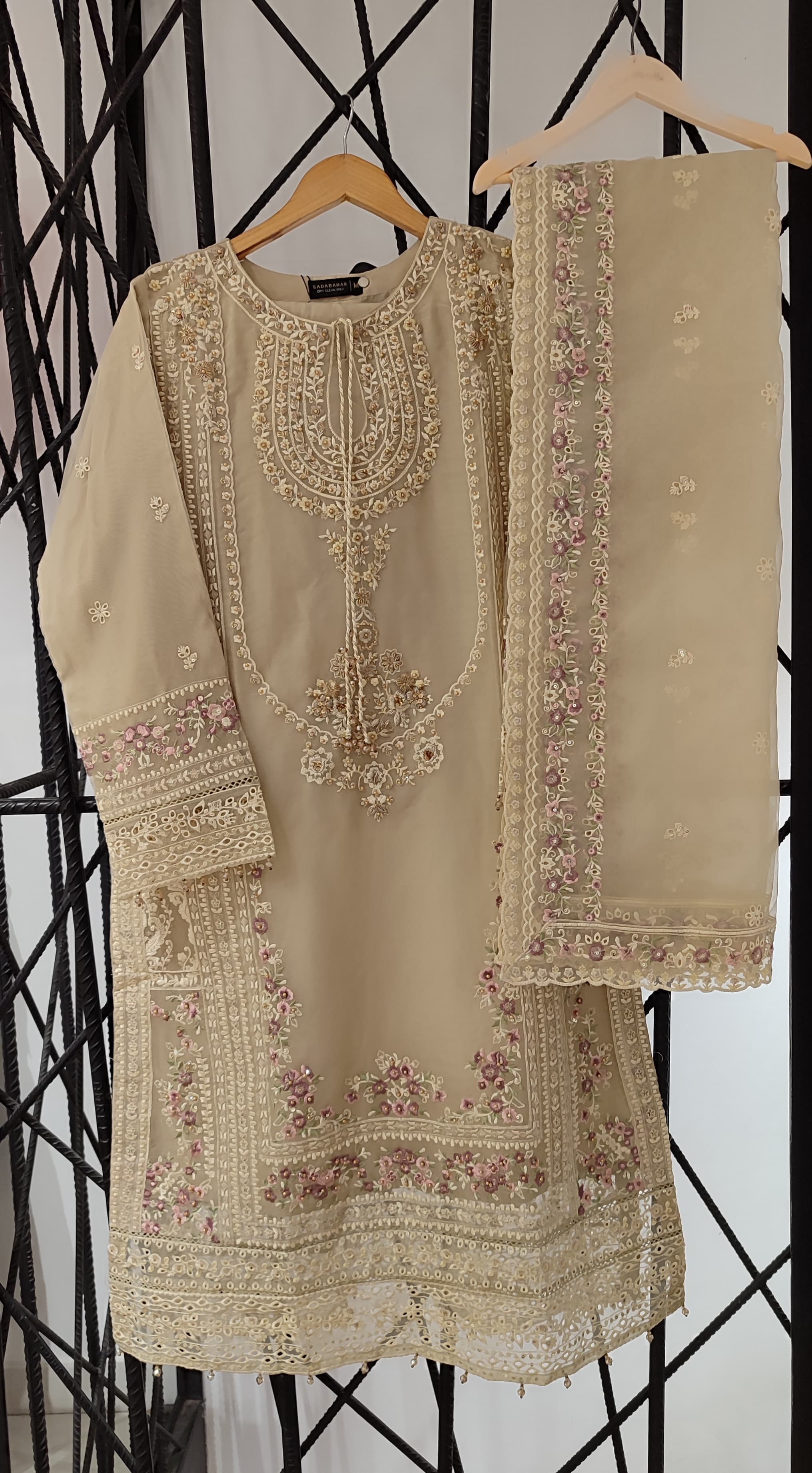 SADABAHAR LUXURY FORMAL FESTIVE °MAHPARA° ORGANZA EMBROIDERED 3PIECE STITCHED COLLECTION 2025 D-25