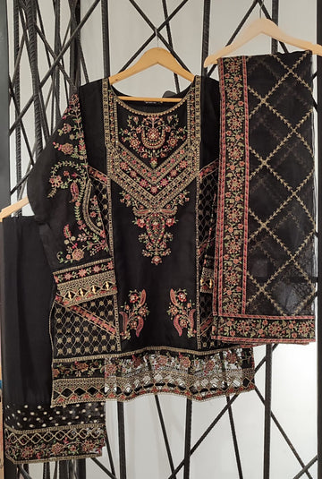 SADABAHAR LUXURY FORMAL FESTIVE °MAHPARA° ORGANZA EMBROIDERED 3PIECE STITCHED Vol-03 COLLECTION 2026 D#-10