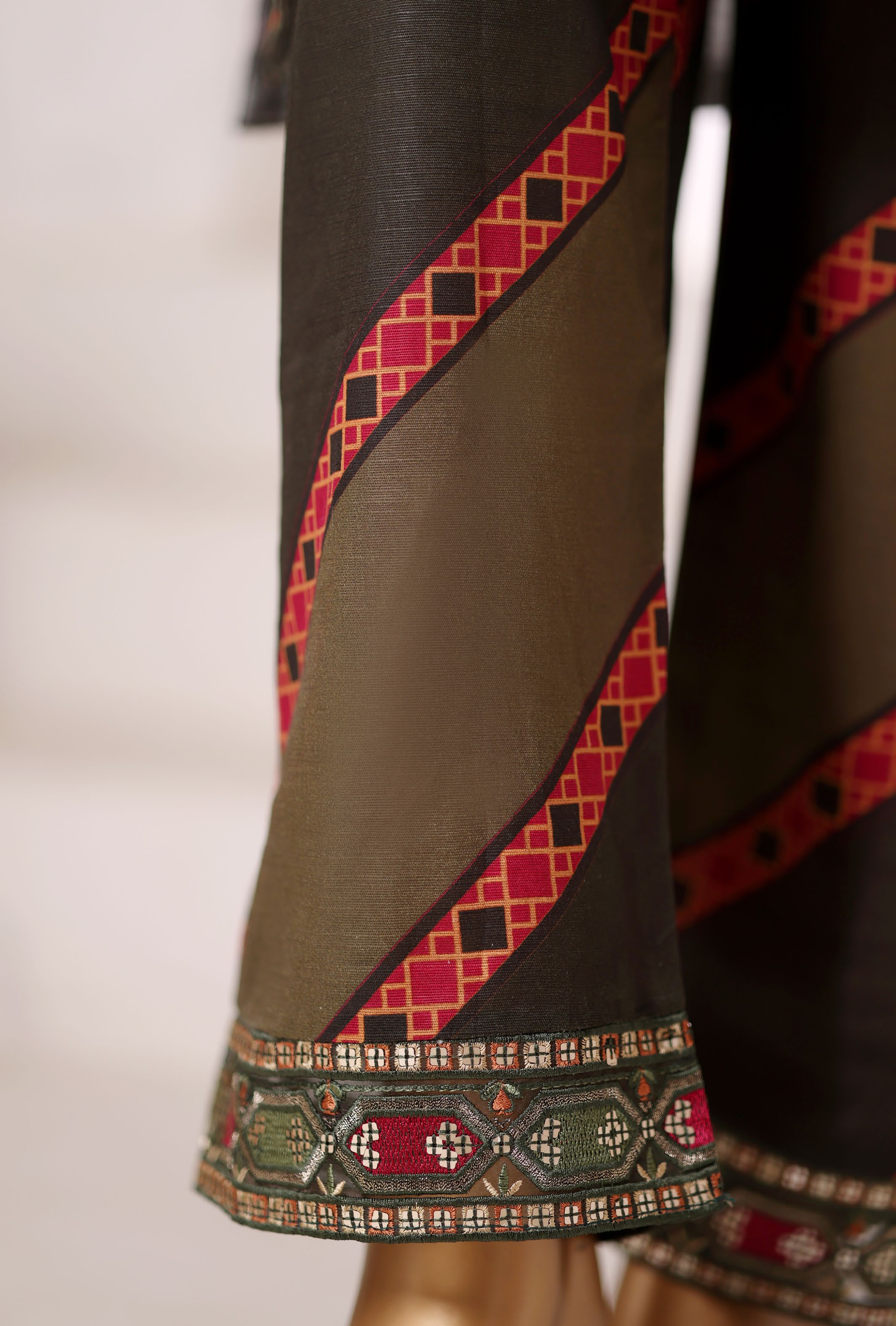 Sadabahar Malika Khaddar Short Length 3Piece Stitched Vol-02 Collection 2025. D-52 Mehandi Green