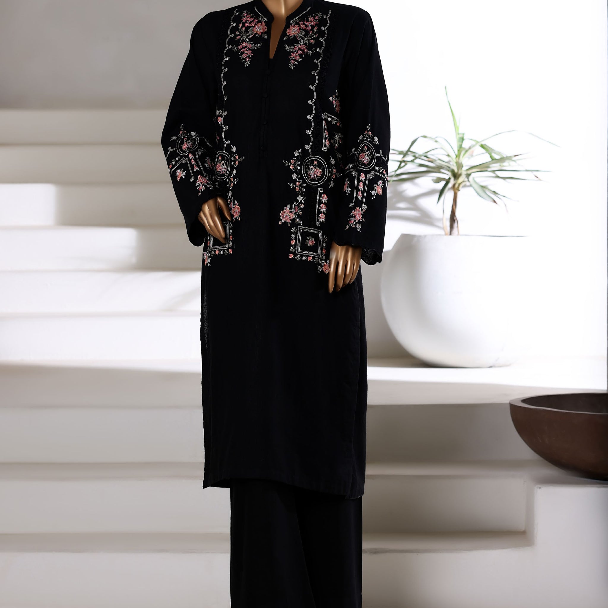 SADABAHAR Vybe Khaddar Embroidered Set 2PlECE STITCHED Vol-04 COLLECTION 2025 D-307 Black