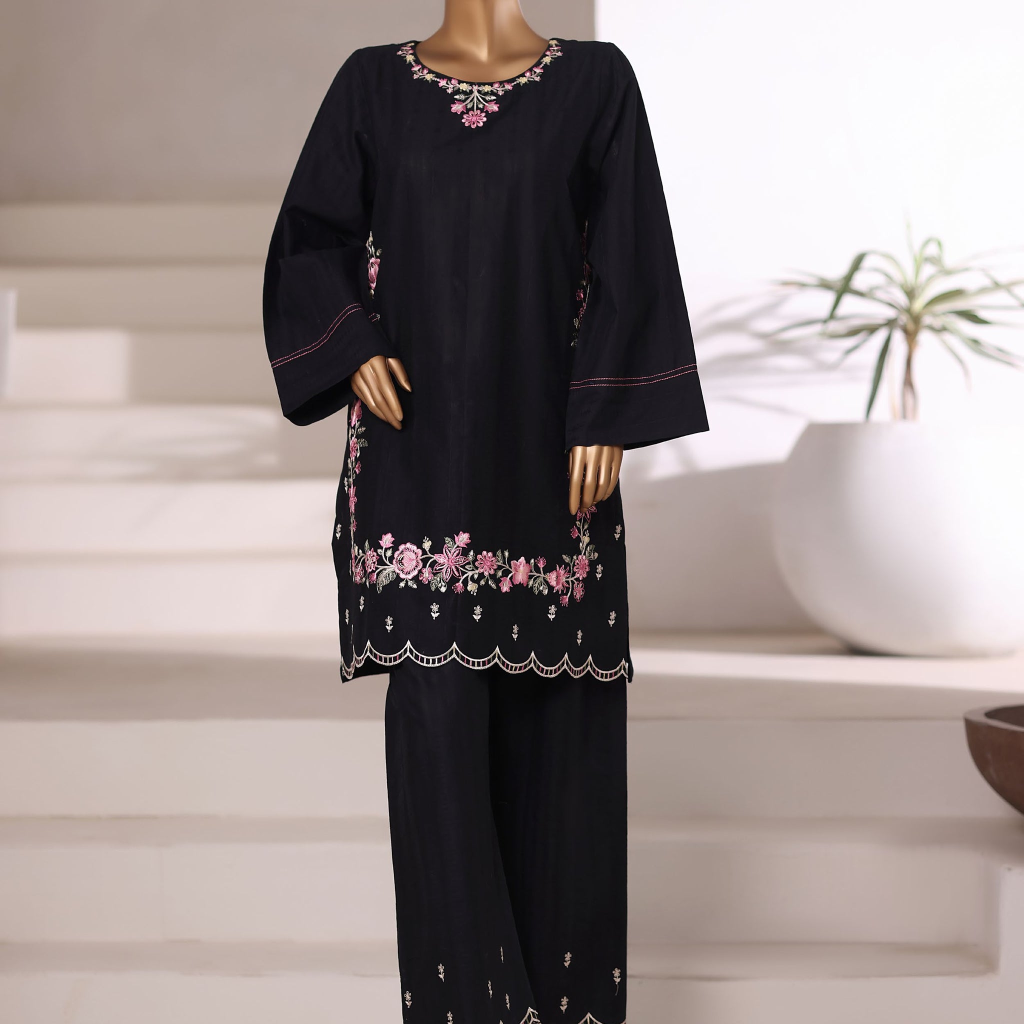 SADABAHAR Vybe Embroidered Set 2PlECE STITCHED COLLECTION 2025 D-401 Black