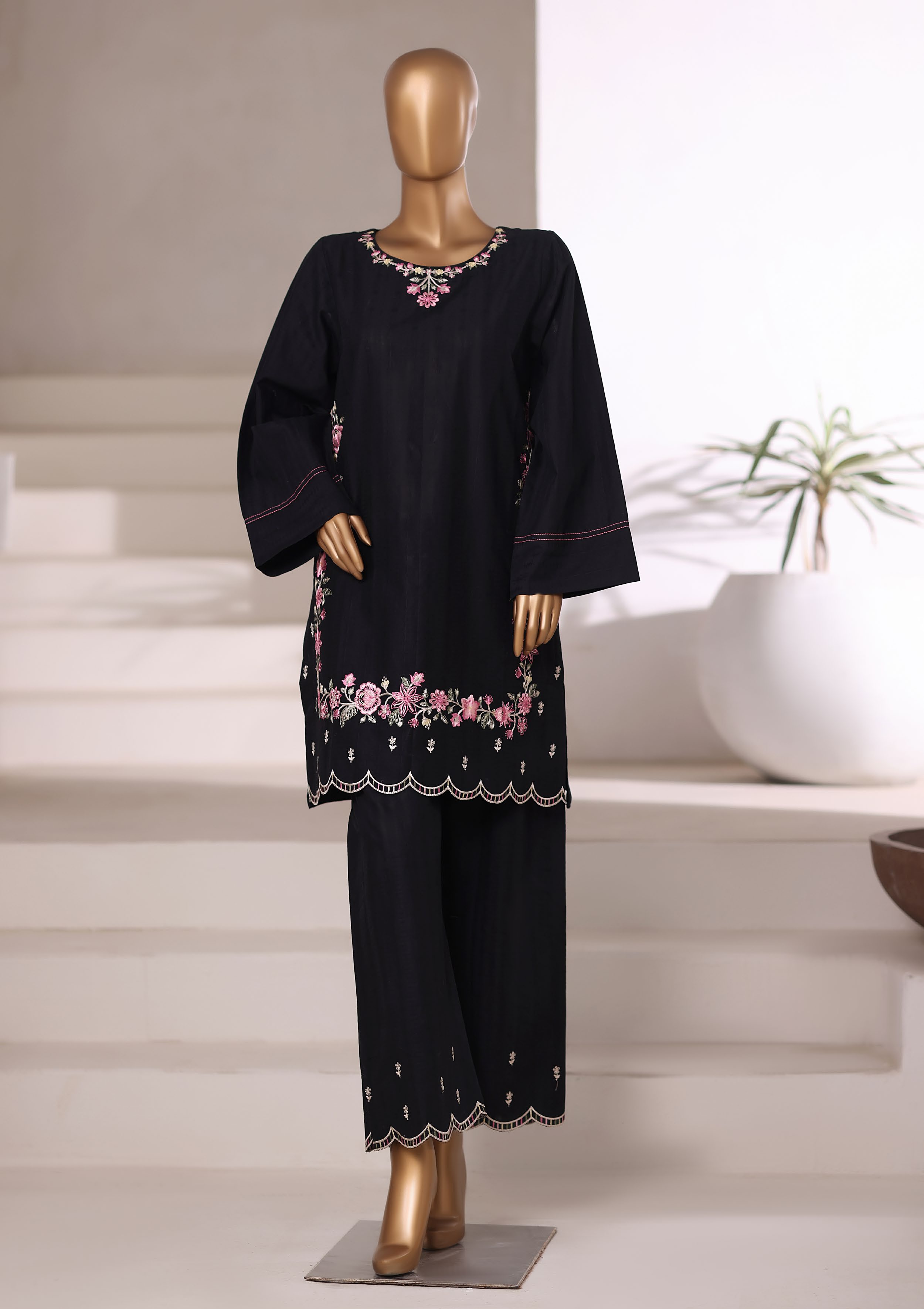 SADABAHAR Vybe Embroidered Set 2PlECE STITCHED COLLECTION 2025 D-401 Black