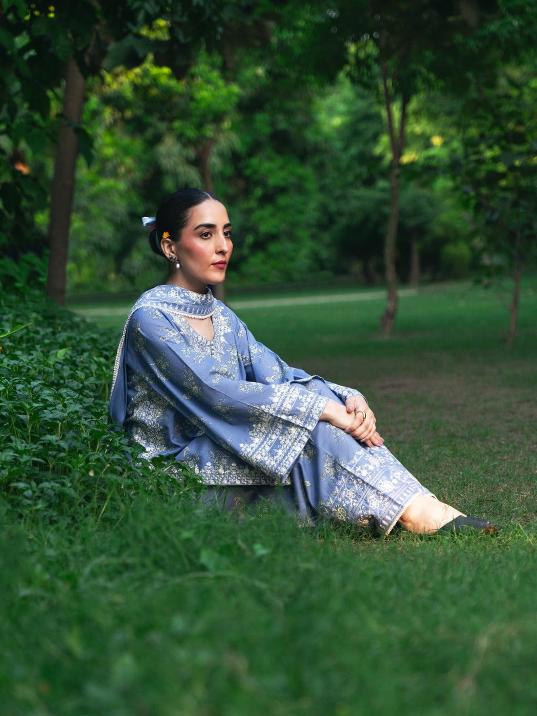 Agha Noor Luxury Lawn Embroidered Rtw 3Piece Collection 2025 AGLE-4201