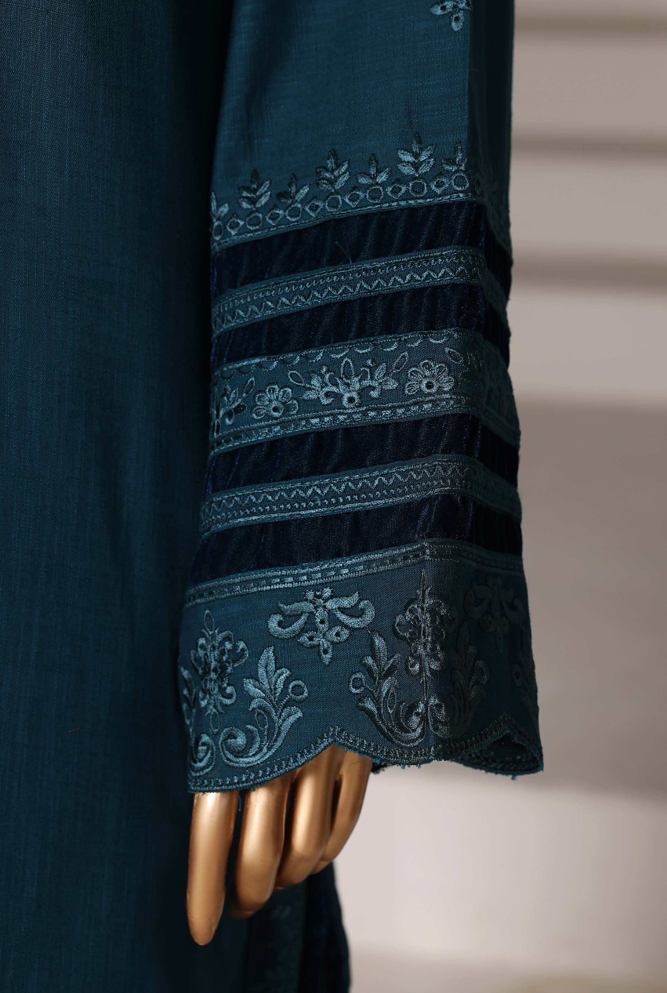 Sadabahar Stitched Premium Winter Cross Slub Texture Fabric With Velvet Collection 2025 CSTV -04