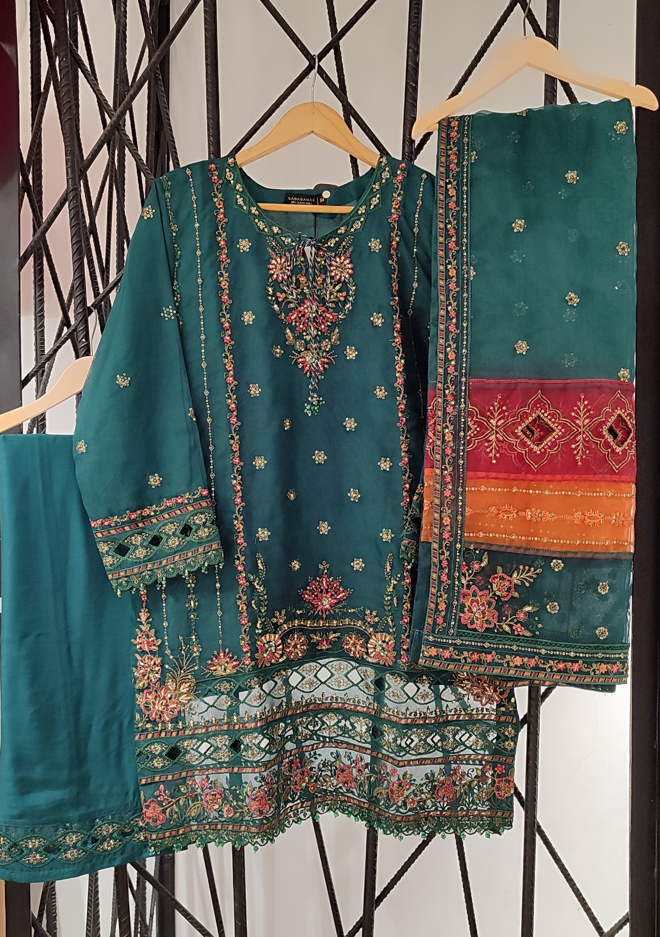 SADABAHAR LUXURY FORMAL FESTIVE °MAHPARA° ORGANZA EMBROIDERED 3PIECE STITCHED COLLECTION 2025 D-29