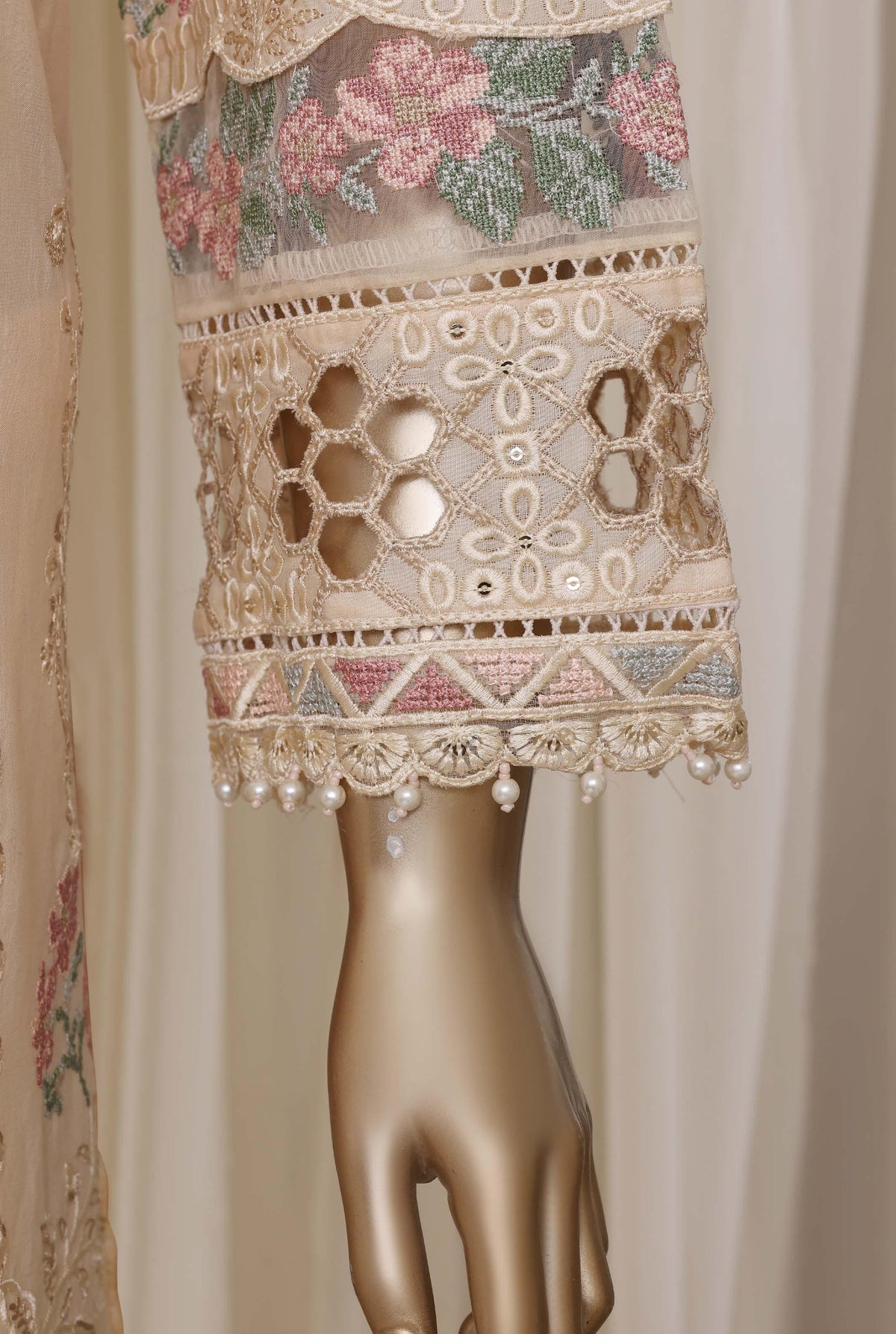 Sadabahar Luxury Slub Lawn Embroidery Stitched Vol-08 Collection 2026. LEL-1012