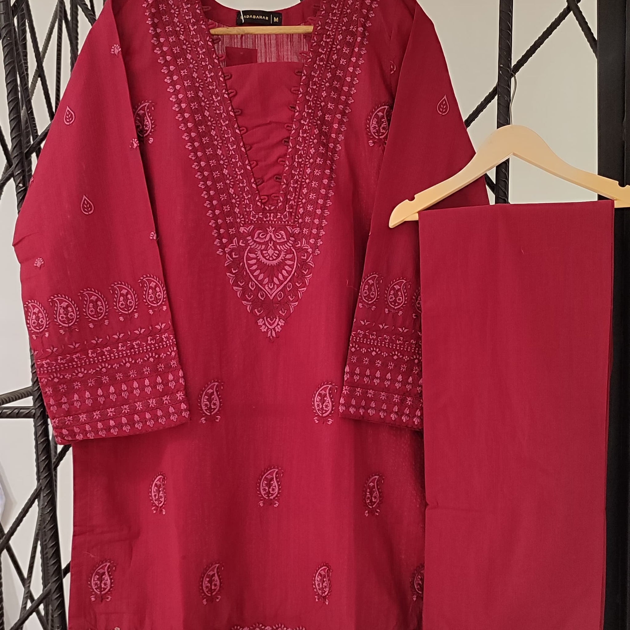 SADABAHAR Vybe Embroidered set 2PlECE STITCHED COLLECTION 2025 D-303 Mahroon