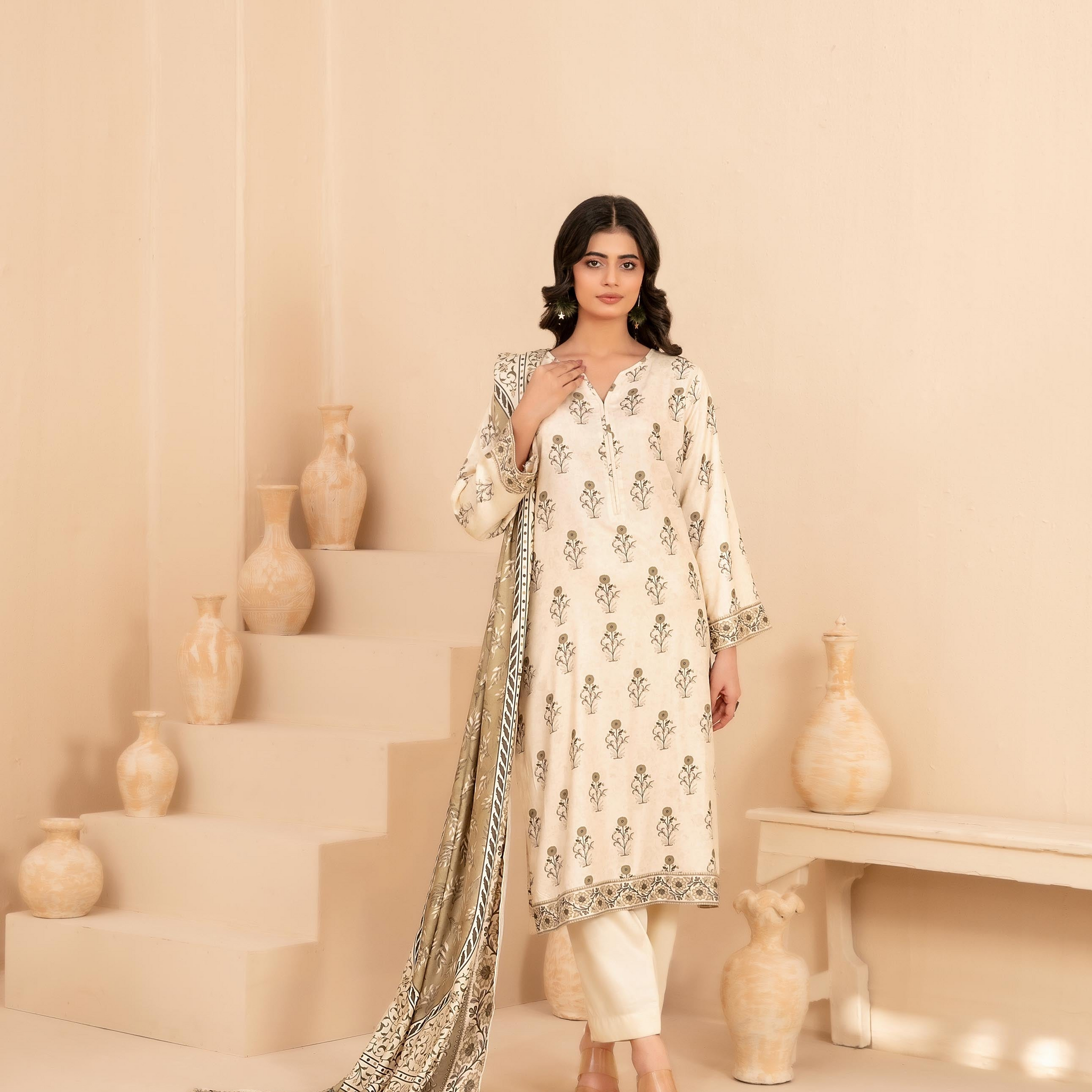 Shahid Tawakkal BASEERA — Unstitched 3Piece Collection Staple Digital Printed with Twill fabric Collection 2025 D-05