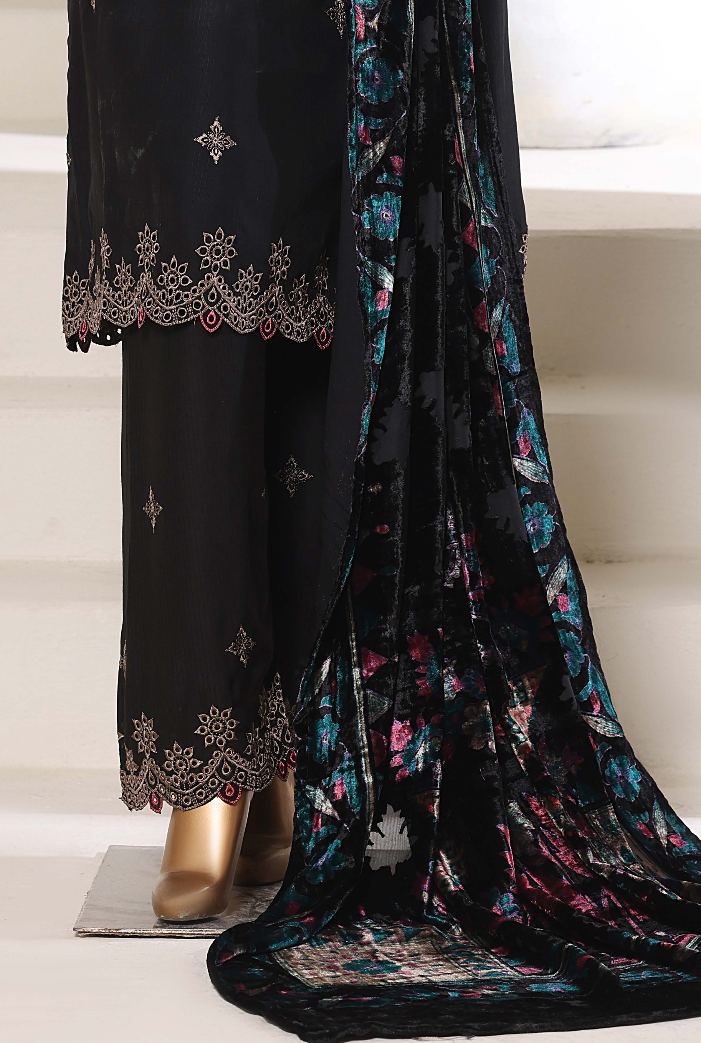 Sadabahar Stitched Embroidery Viscous 3Piece With Palachi Shwal Collection 2025 LEVP -05