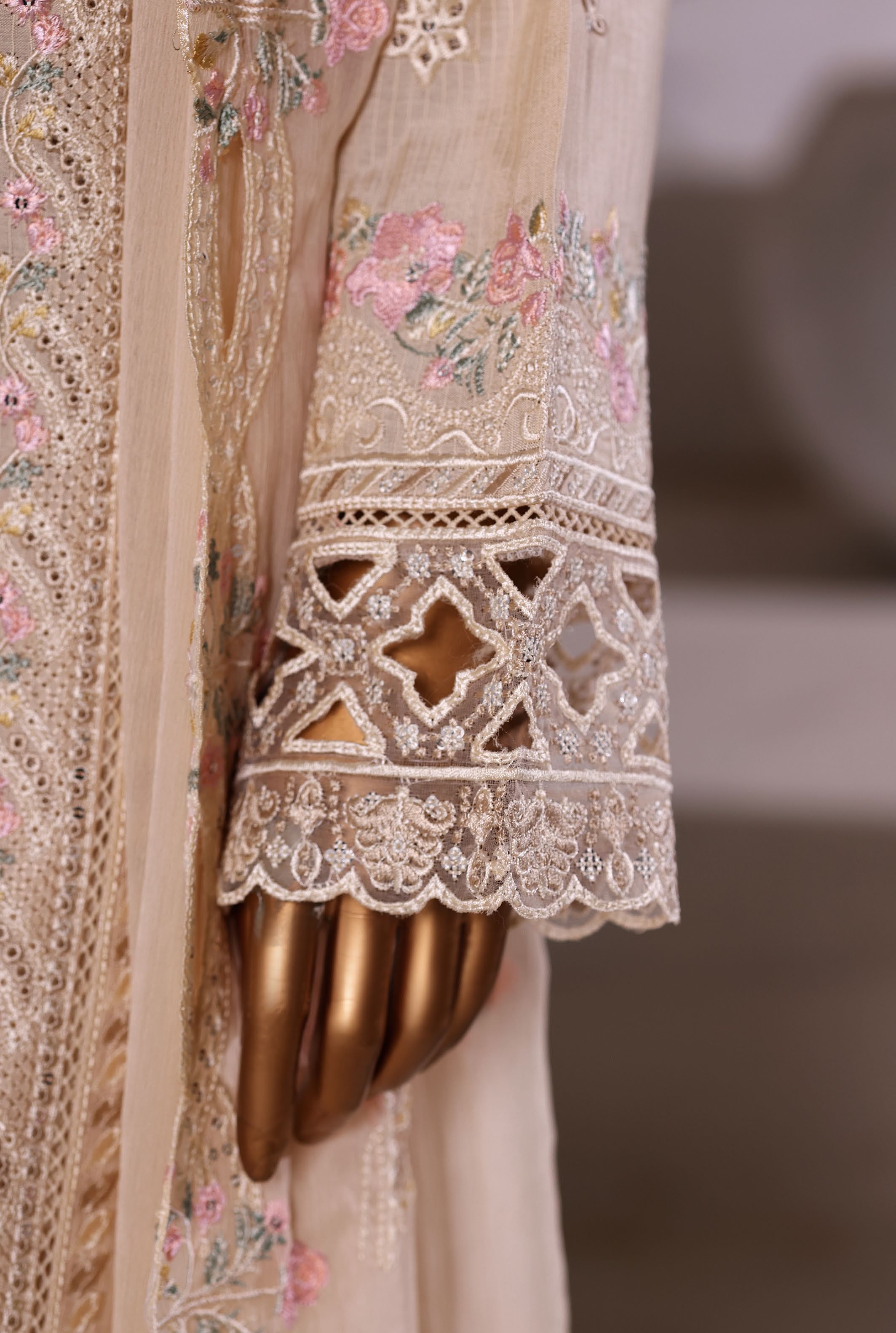 Sadabahar Luxury Viscous Embroidery With Chiffon Embroidery Dupatta Stitched Vol-01 Collection 2025. LEV-01 Skin