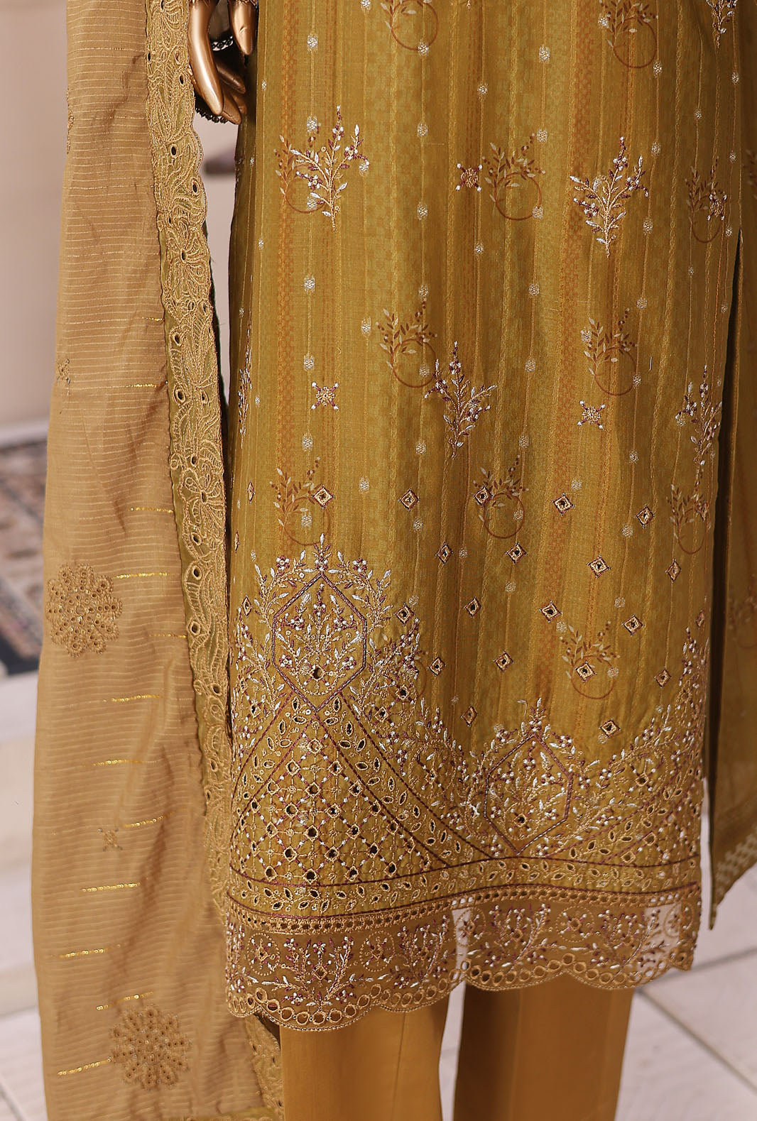 Ninokara by HZ Textiles Embroidered Jacquard Suit Unstitched 3 Piece Collection Vol-03 2026 D#-04