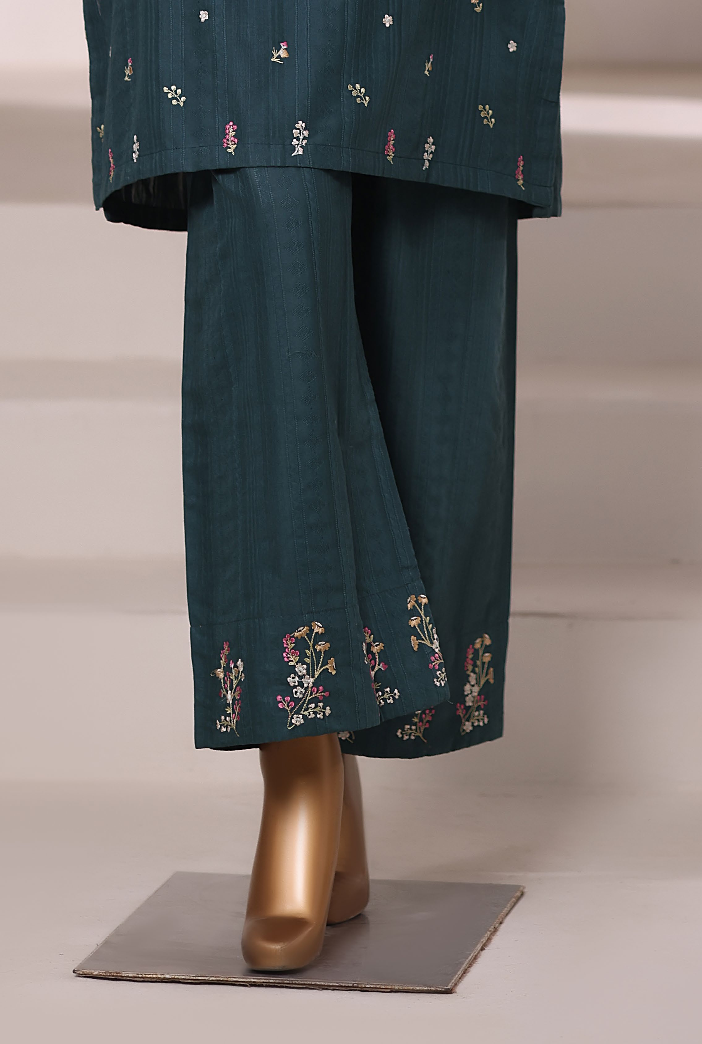 SADABAHAR Vybe Embroidered Set 2PlECE STITCHED COLLECTION 2025 D-403 Green