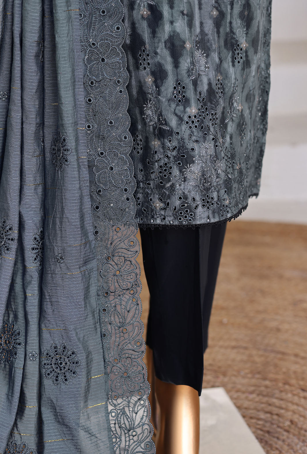 Ninokara by HZ Textiles Embroidered Jacquard Suit Unstitched 3 Piece Collection Vol-03 2026 D#-08