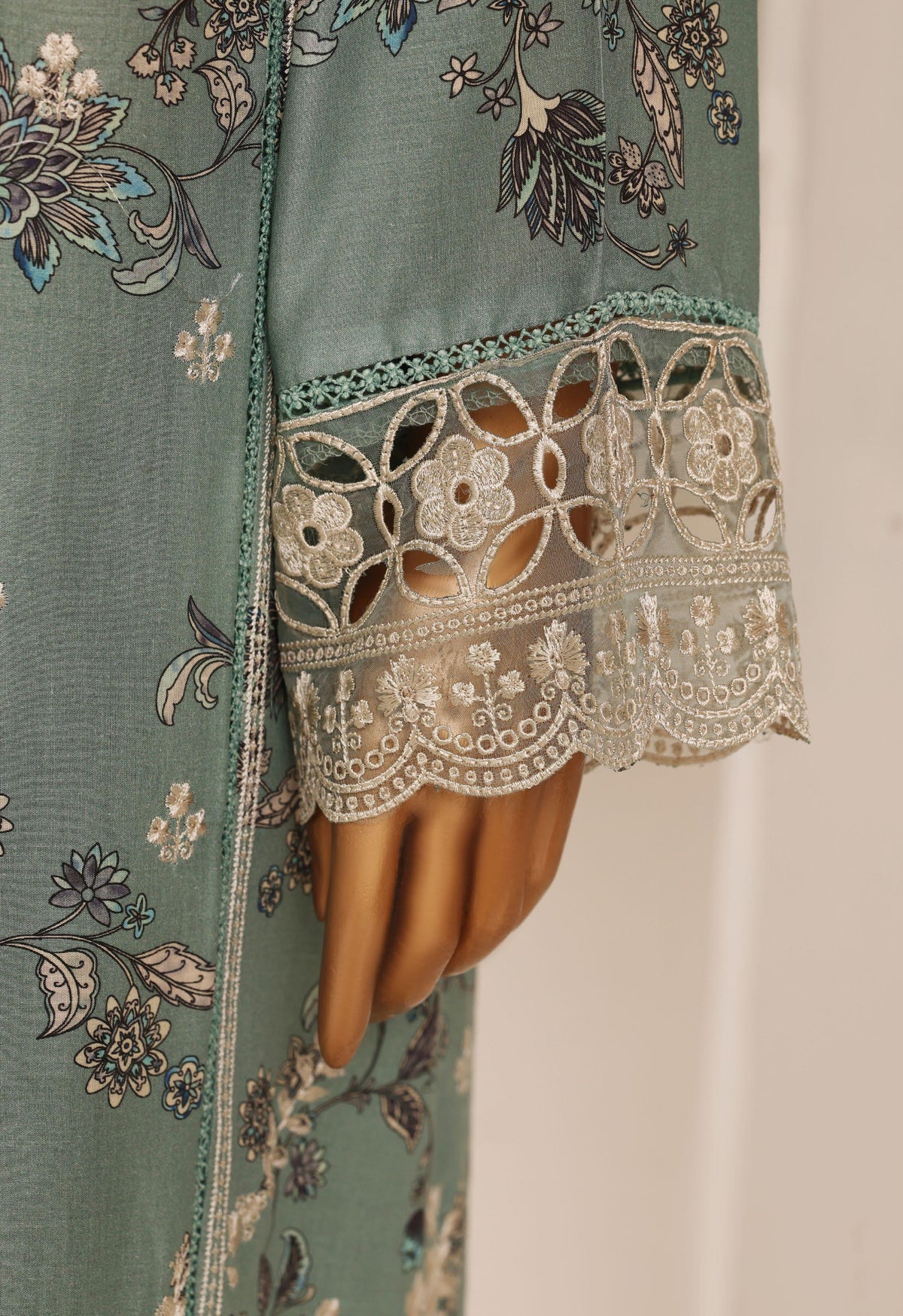 Sadabahar Luxury Signature Festive Embroidery Ready To Wear 3Piece Stitched Collection 2026 D#03