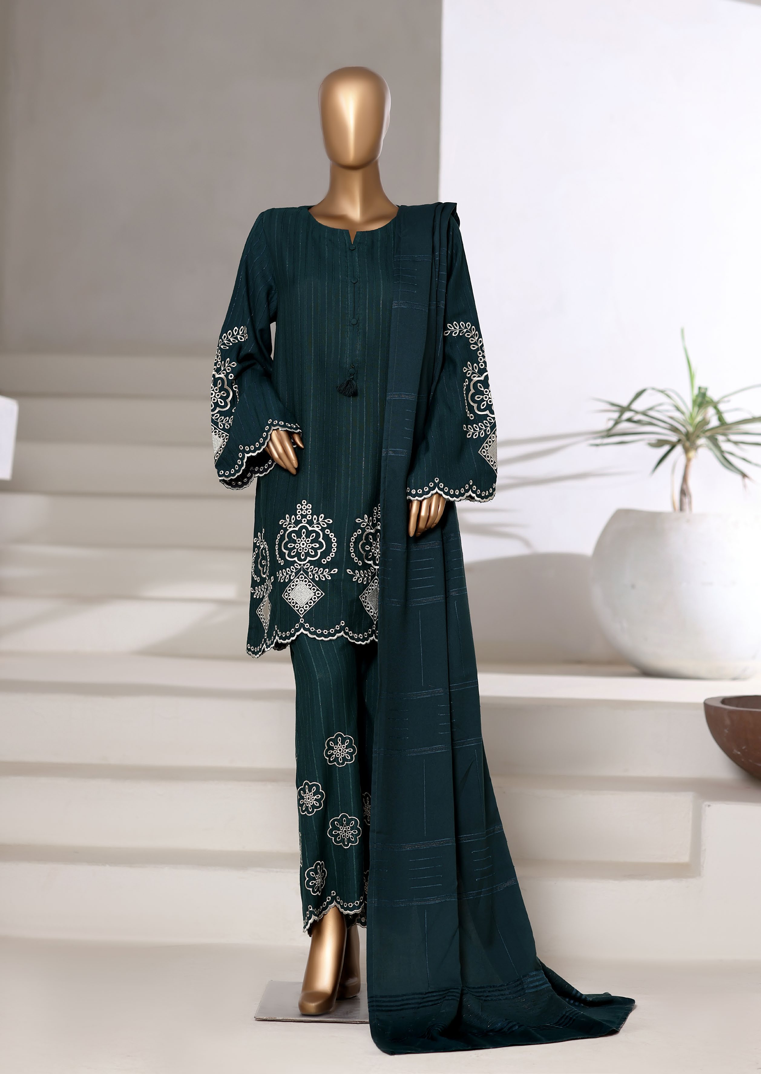 Sadabahar Stitched Vybe Winter Embroidery Dhanak 3Piece With Dhanak Shwal Collection 2025 SDES -05