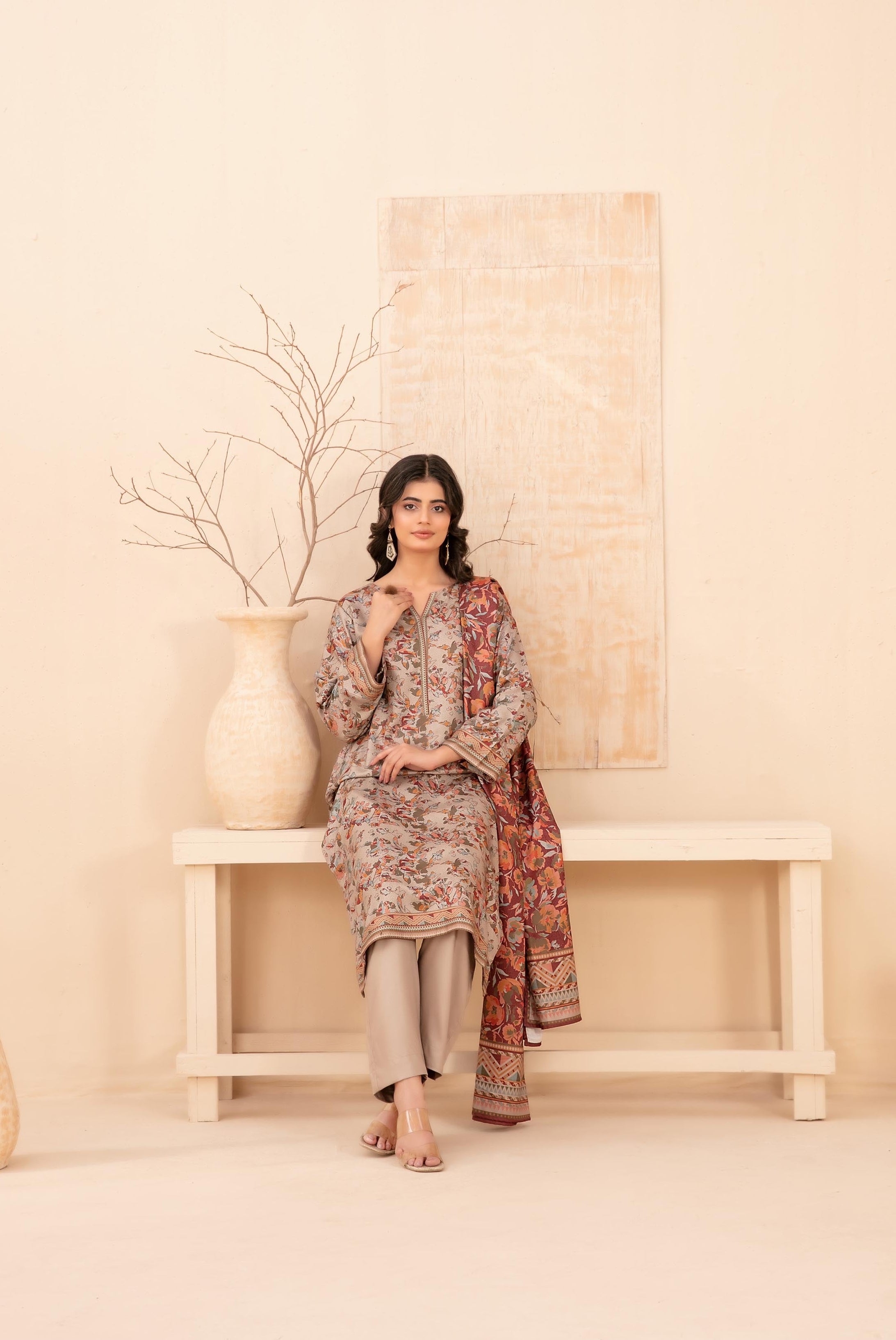 Shahid Tawakkal BASEERA — Unstitched 3Piece Collection Staple Digital Printed with Twill fabric Collection 2025 D-04