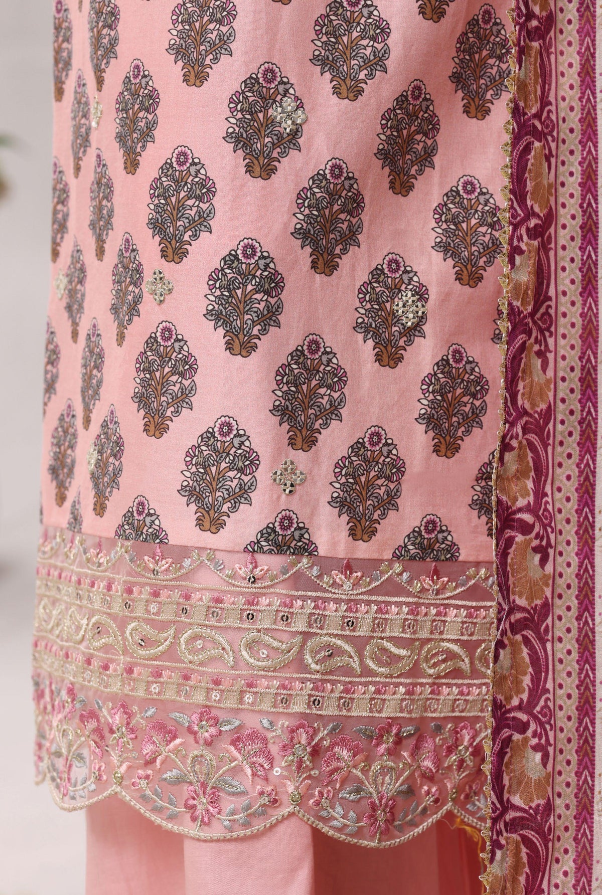 Sadabahar Luxury Regal Lawn With Digital Printed Lawn Dupatta 3Piece Stitched Festive Edition Collection 2026. D#-07