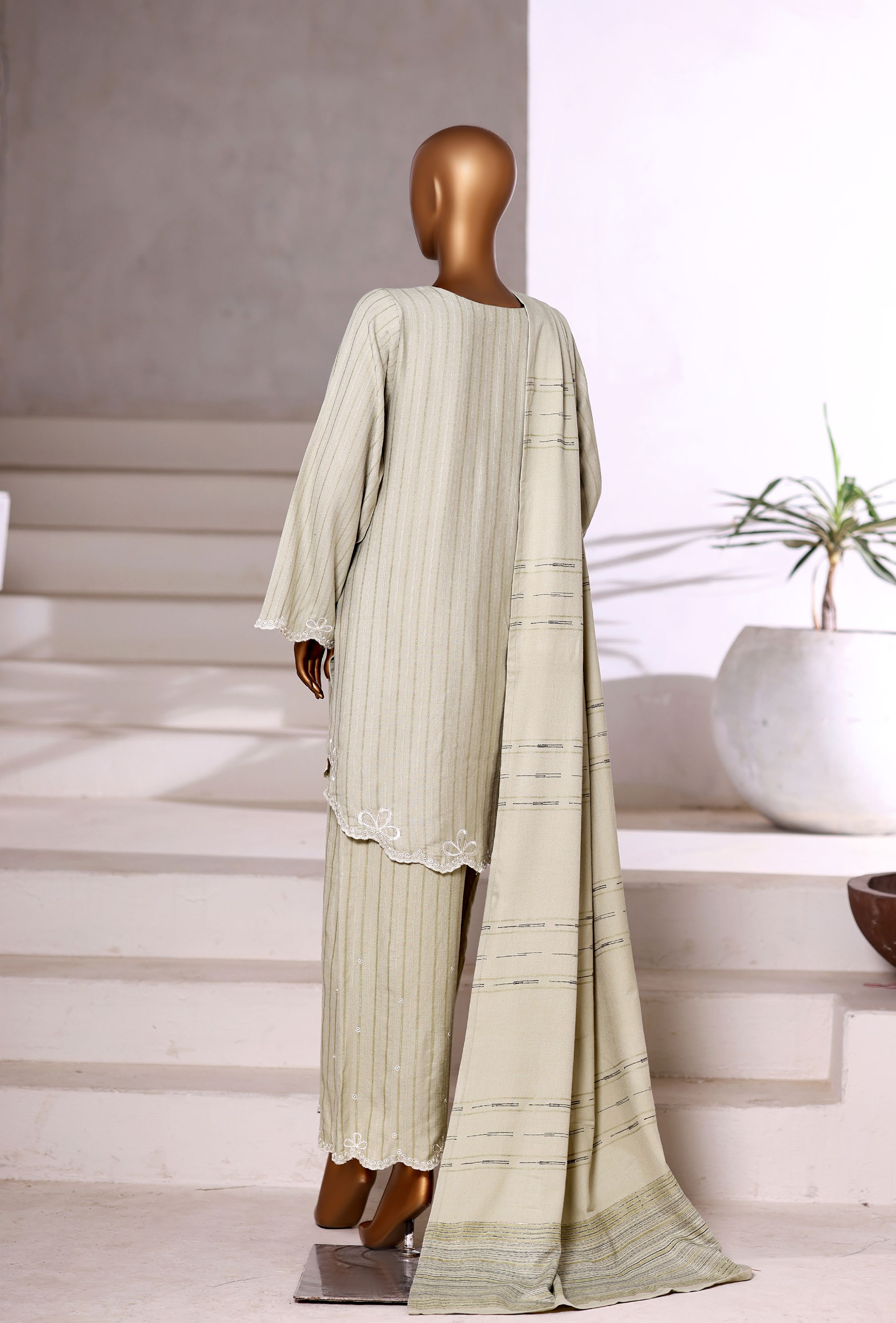 Sadabahar Stitched Vybe Winter Embroidery Dhanak 3Piece With Dhanak Shwal Collection 2025 SDES -04