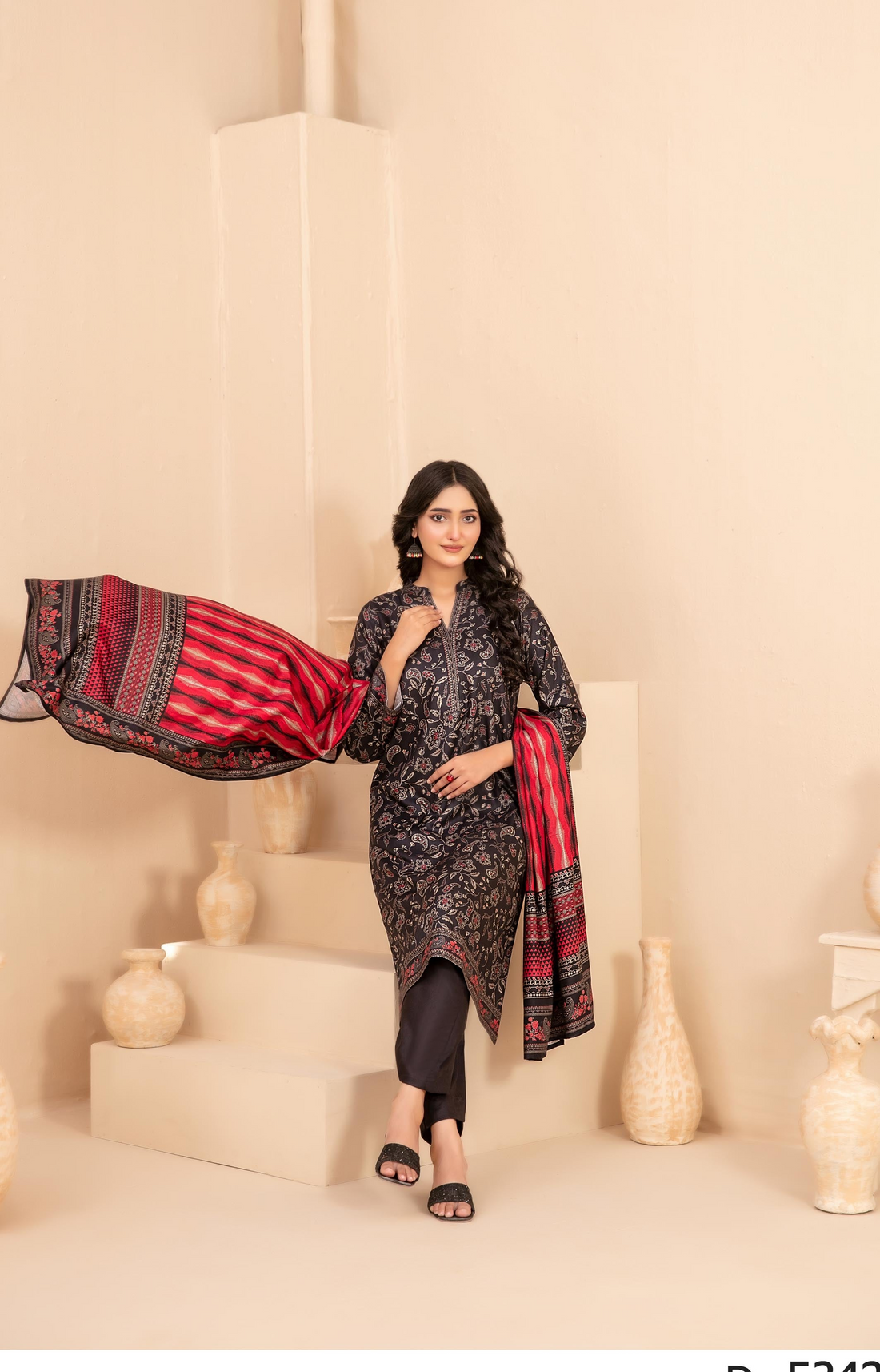 Shahid Tawakkal BASEERA — Unstitched 3Piece Collection Staple Digital Printed with Twill fabric Collection 2025 D-01