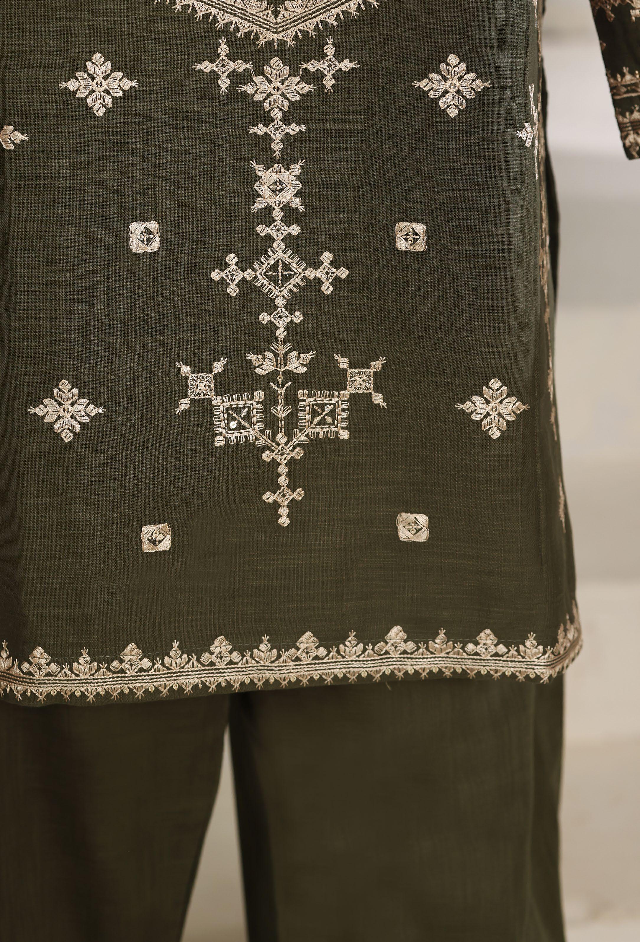 Sadabahar Festive Luxury Lawn Cotton Embroidery 3Piece Stitched COLLECTION 2026. D-01