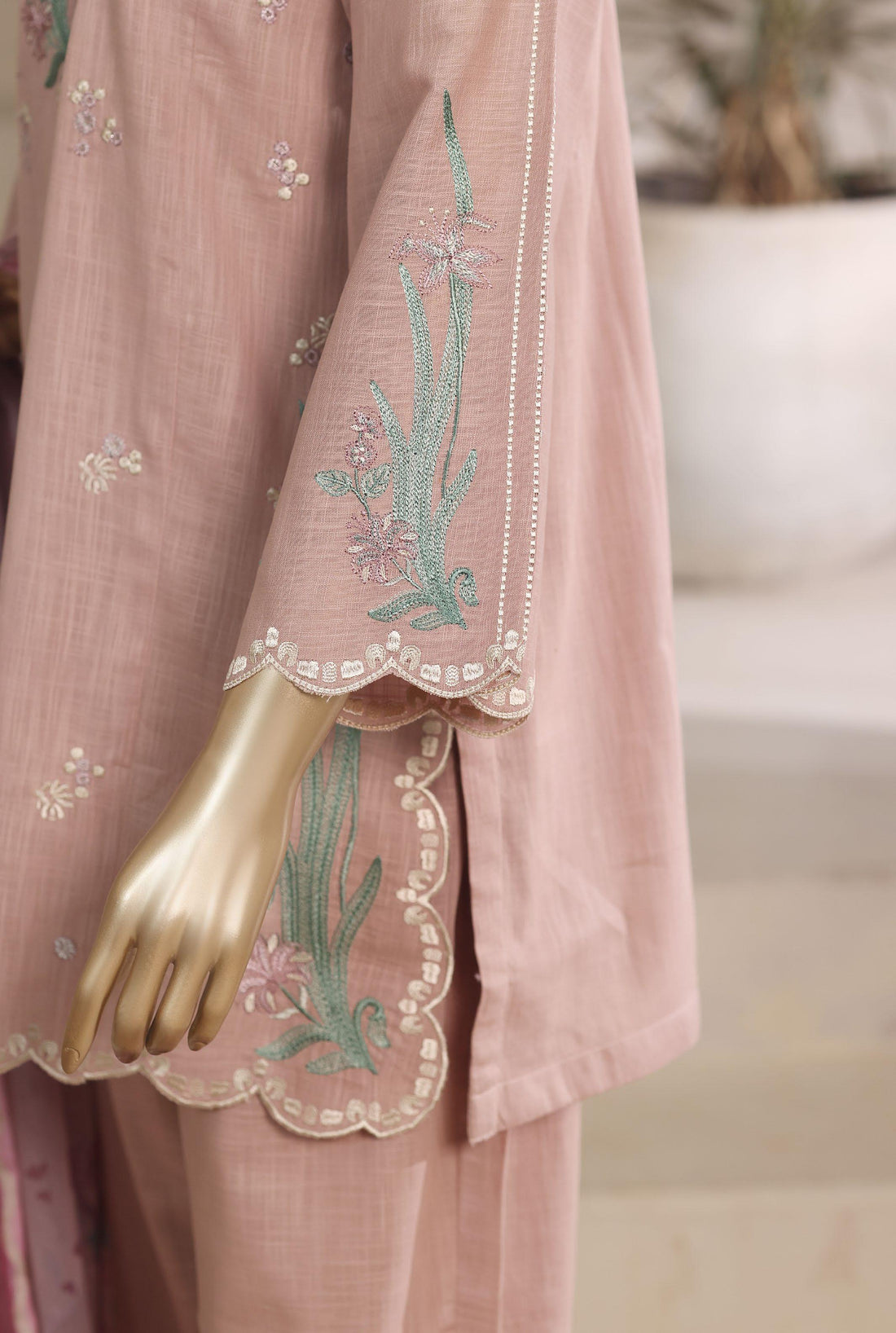 Sadabahar Festive Luxury Lawn Cotton Embroidery 3Piece Stitched COLLECTION 2026. D-04