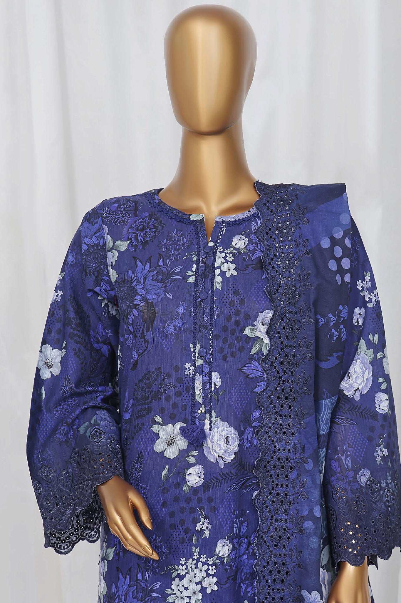 SADABAHAR RTW FUSION LASER CHICKENKARI EMBROIDERED KHADDAR 3PIECE COLLECTION 2026 SFKE -12