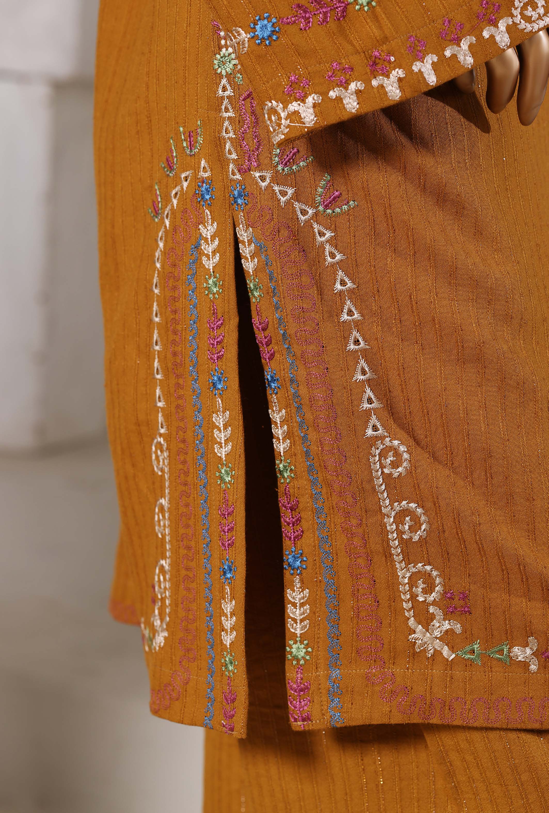 Sadabahar Stitched Winter Embroidery Dhanak 3Piece With Palachi Shwal Collection 2025 SDPL -06