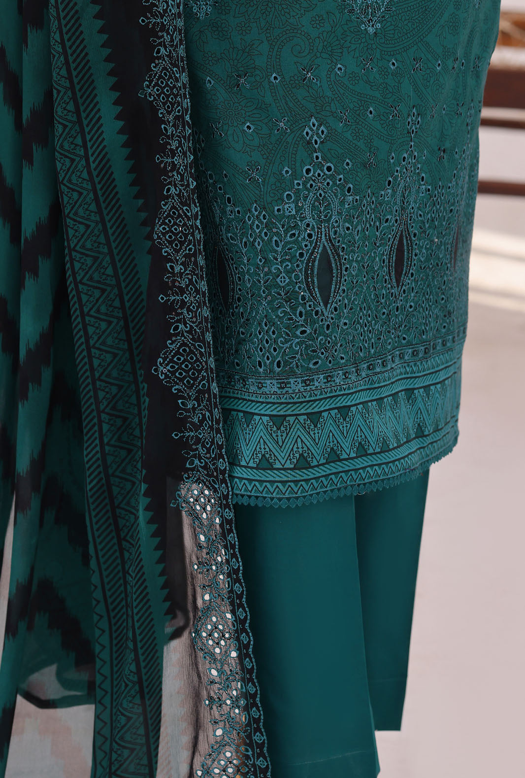 Premium Venice By HZ Textiles Embroidered With Chiffon Embroidery Dupatta Lawn Suit Unstitched 3 Piece Collection 2026 D#-02