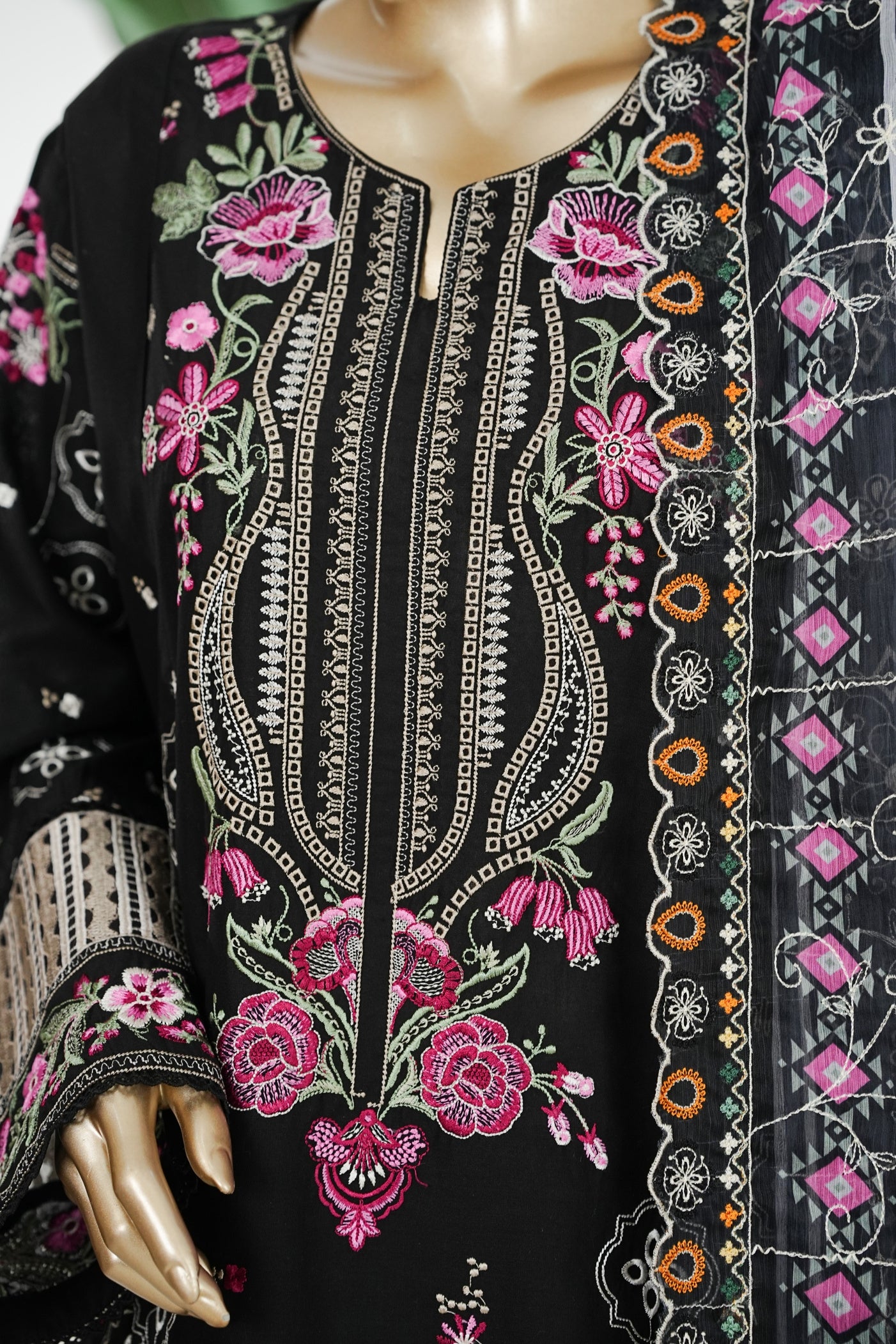 Bin Saeed Luxury Laserkari Heavy Embroidery Festive 3Piece Stitched Collection 2026 D#-02