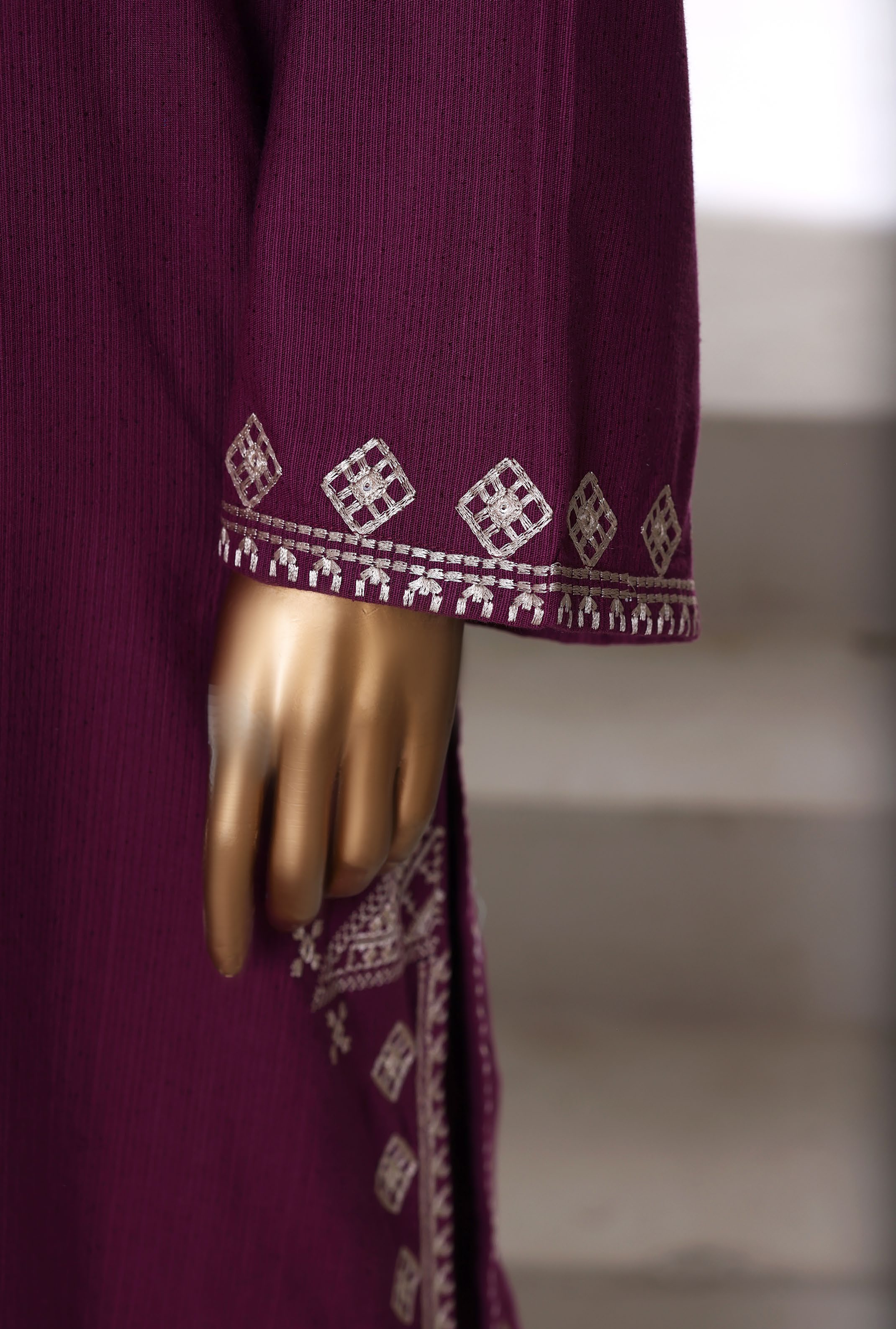 SADABAHAR Vybe Khaddar Embroidered Set 2PlECE STITCHED Vol-04 COLLECTION 2025 D-305 Purple