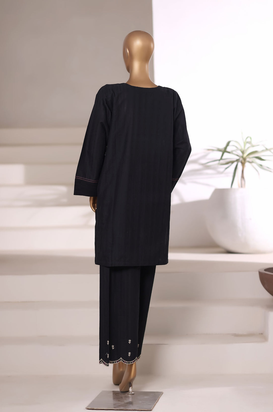 SADABAHAR Vybe Embroidered Set 2PlECE STITCHED COLLECTION 2025 D-401 Black