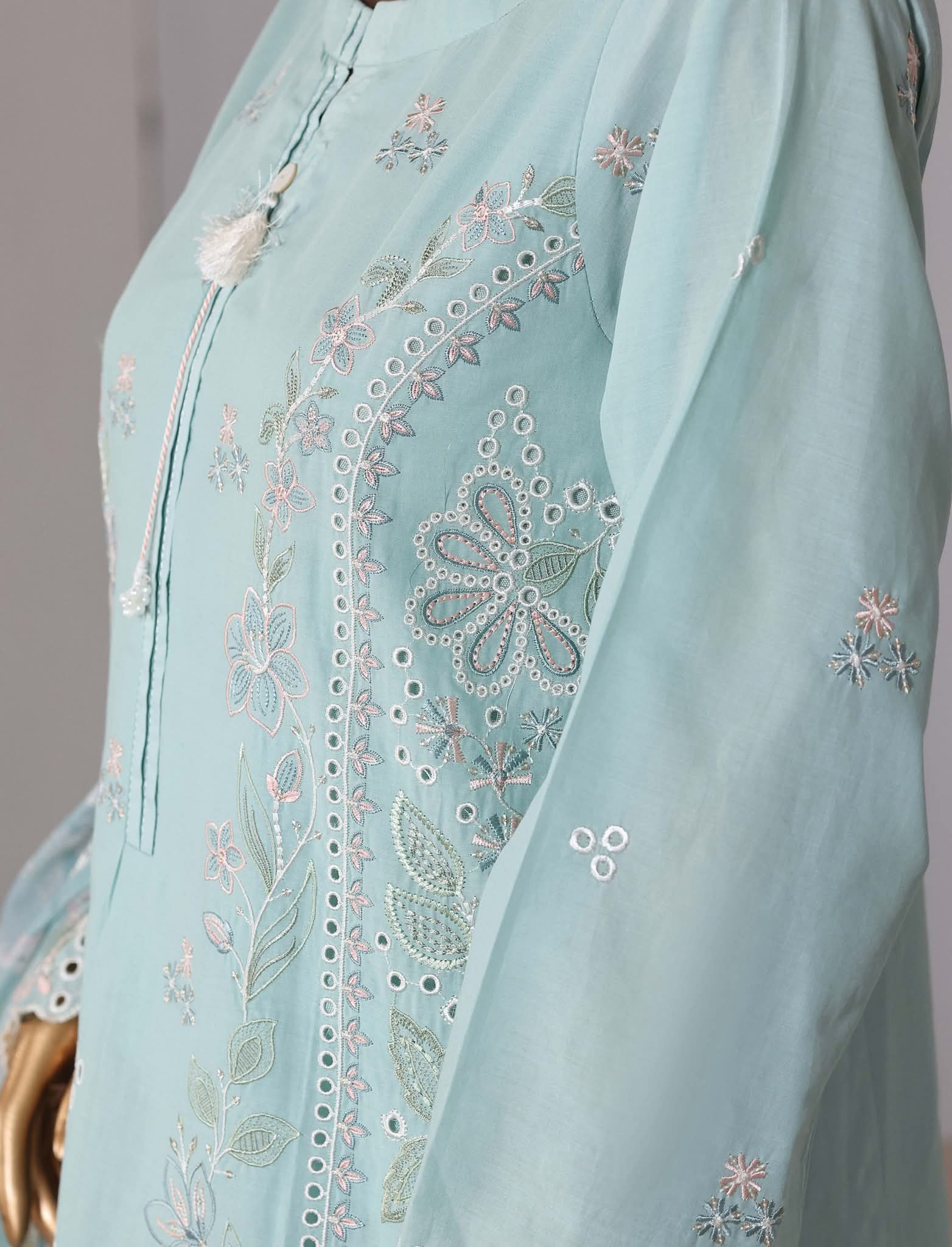 Hz Muse Luxury Heavy Embroidery Festive 3Piece Stitched Collection 2026 D#-07