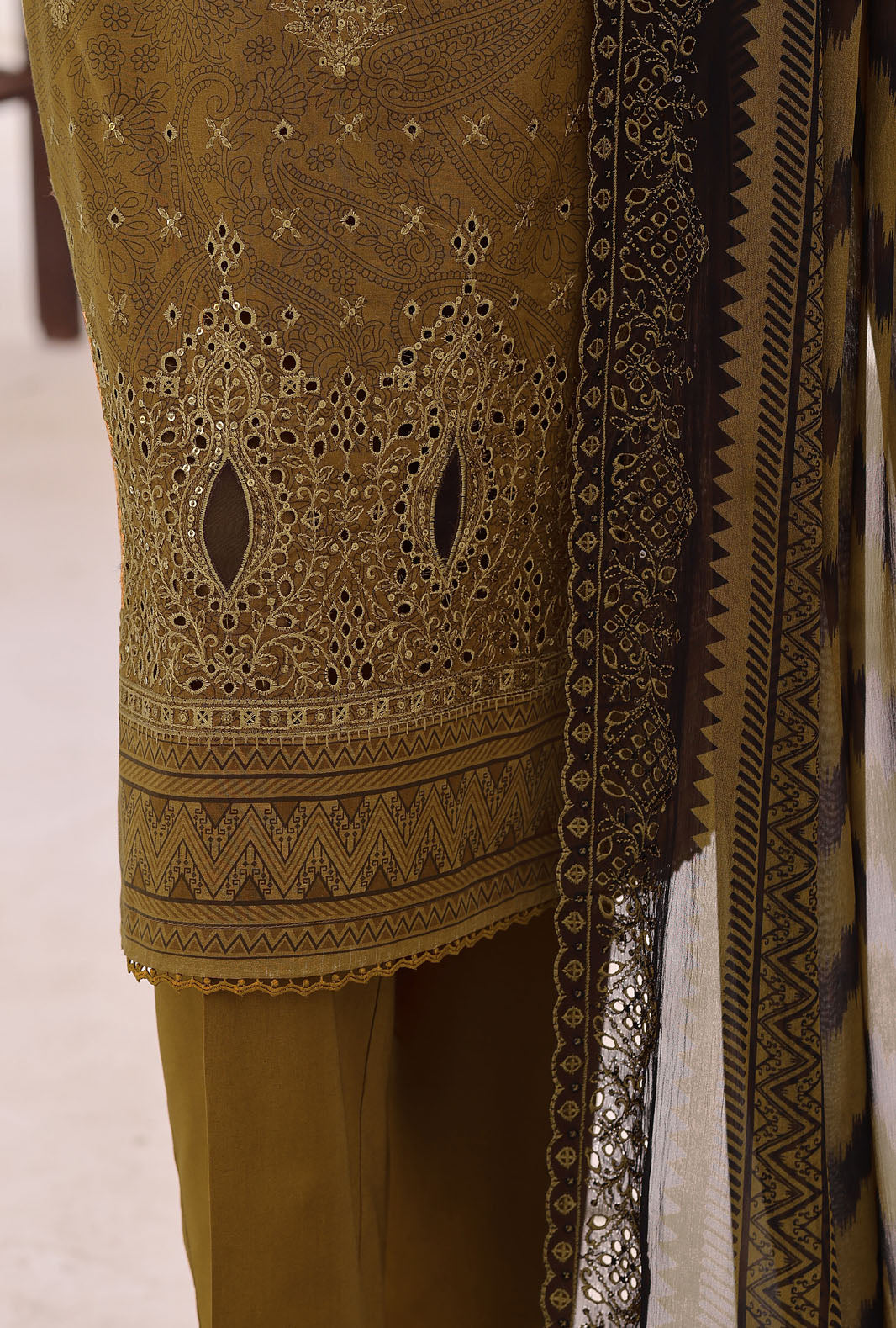 Premium Venice By HZ Textiles Embroidered With Chiffon Embroidery Dupatta Lawn Suit Unstitched 3 Piece Collection 2026 D#-04