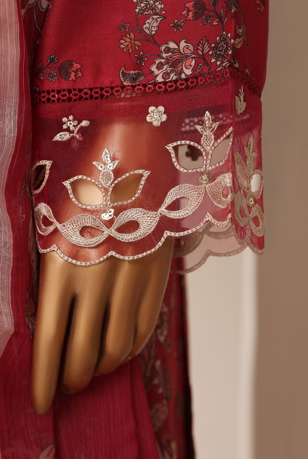 Sadabahar Luxury Signature Festive Embroidery Ready To Wear 3Piece Stitched Collection 2026 D#04