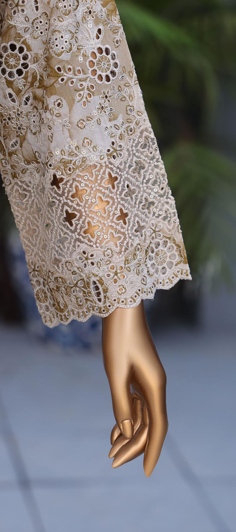 HZ Luxury Majestic Raw Silk Embroidery 3Piece Stitched COLLECTION 2025 D-04