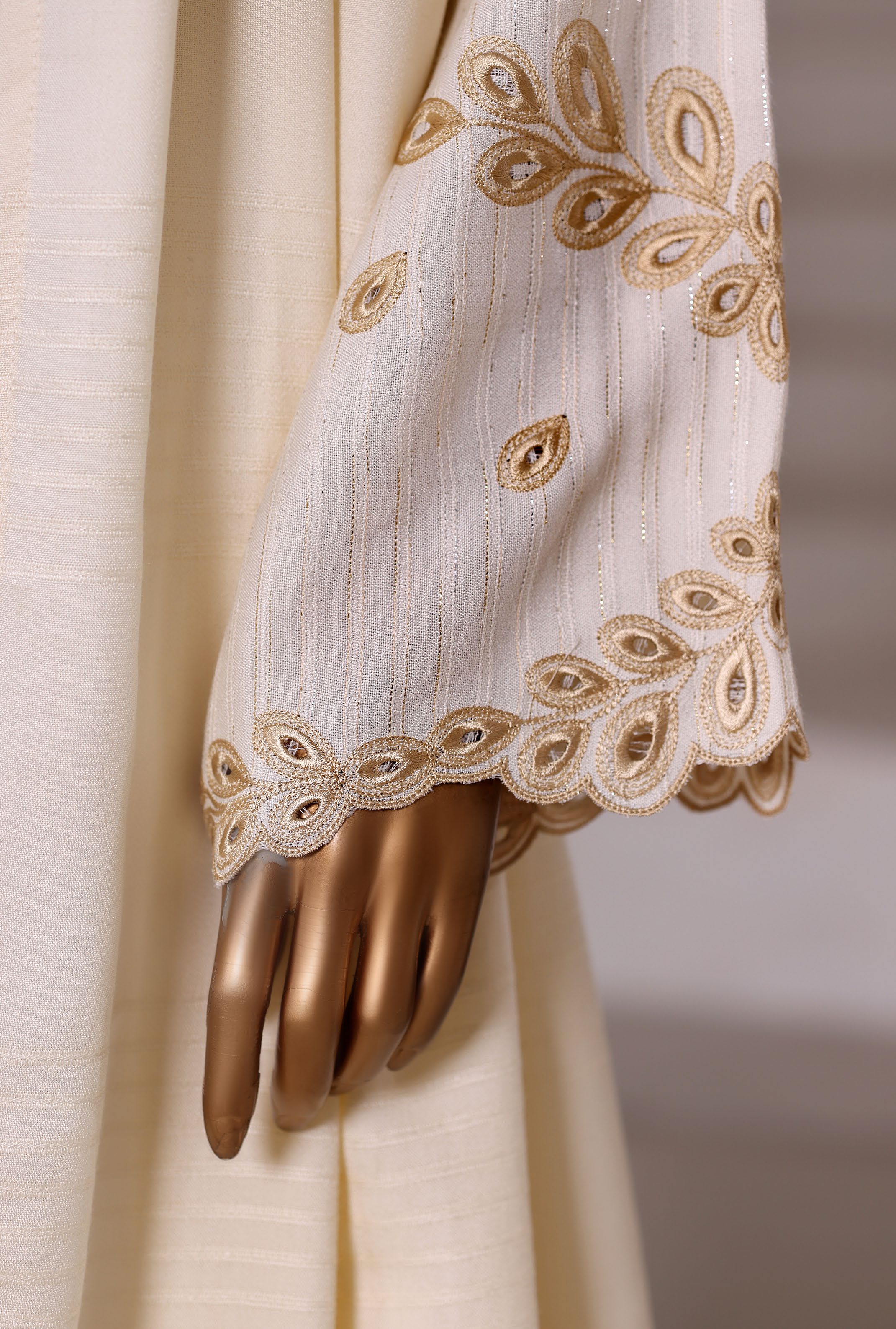 Sadabahar Stitched Vybe Winter Embroidery Dhanak 3Piece With Dhanak Shwal Collection 2025 SDES -01