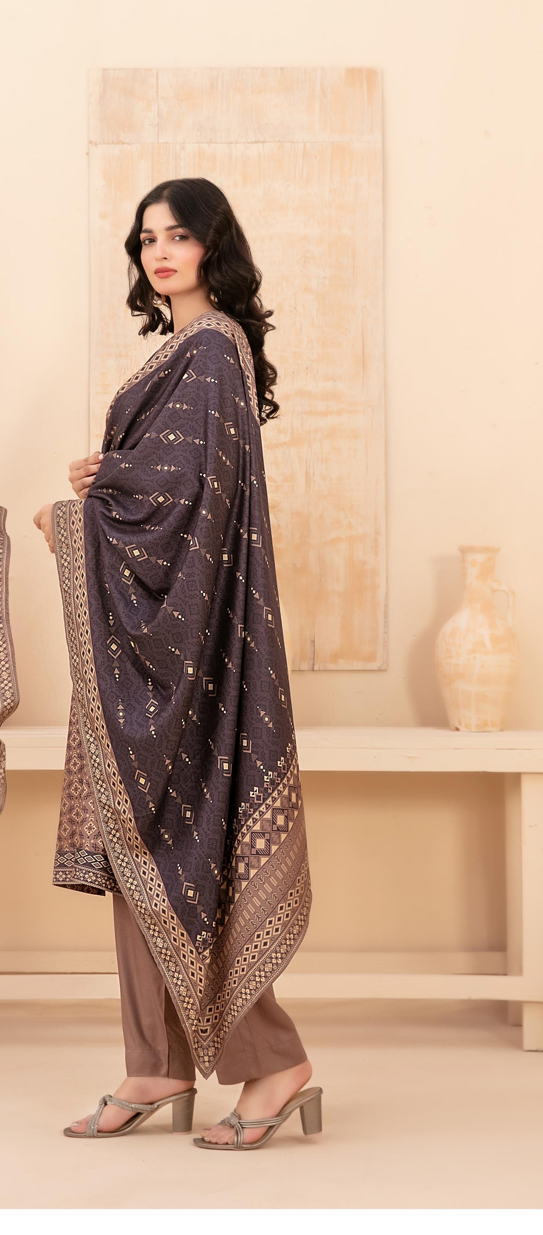 Shahid Tawakkal BASEERA — Unstitched 3Piece Collection Staple Digital Printed with Twill fabric Collection 2025 D-07