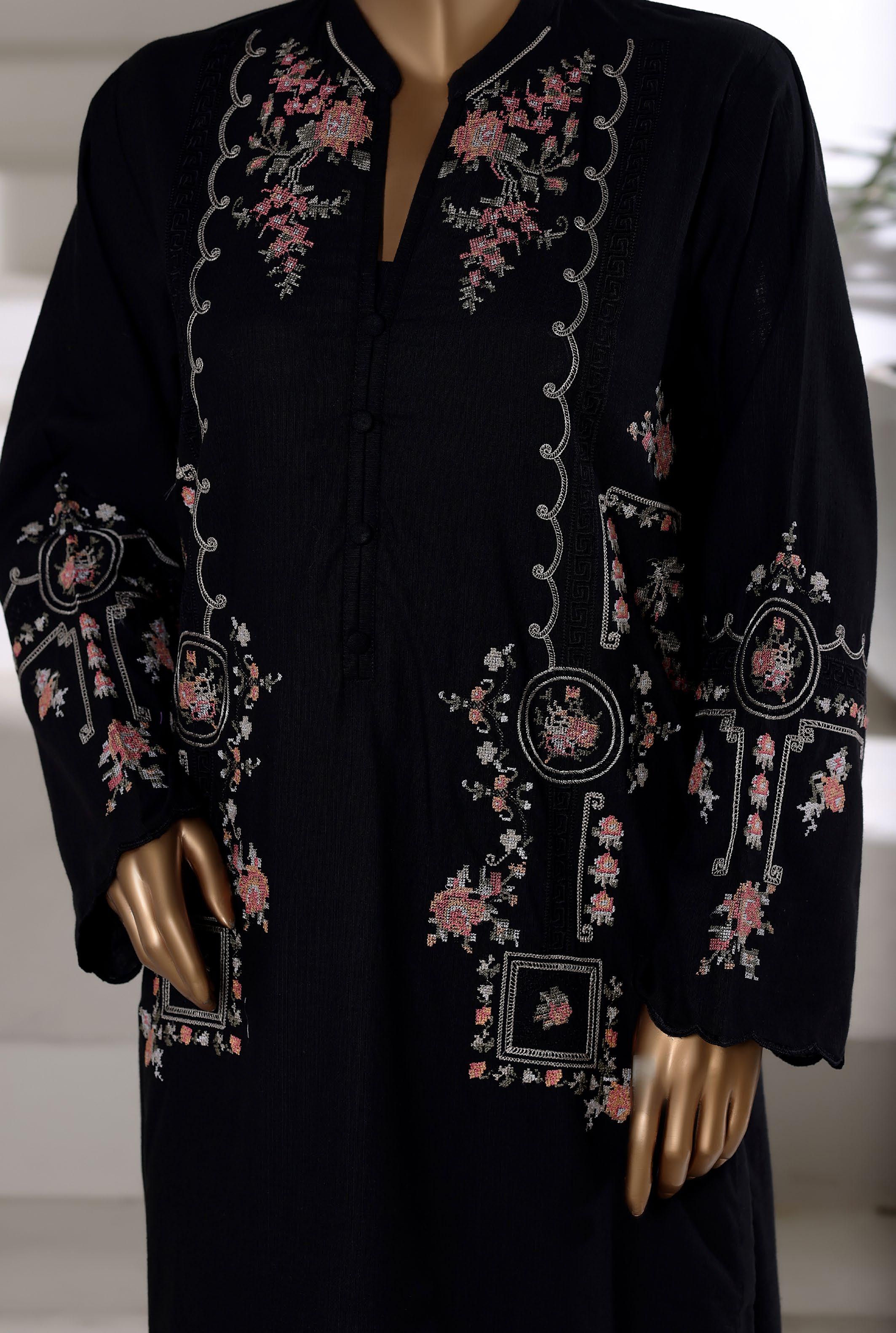 SADABAHAR Vybe Khaddar Embroidered Set 2PlECE STITCHED Vol-04 COLLECTION 2025 D-307 Black