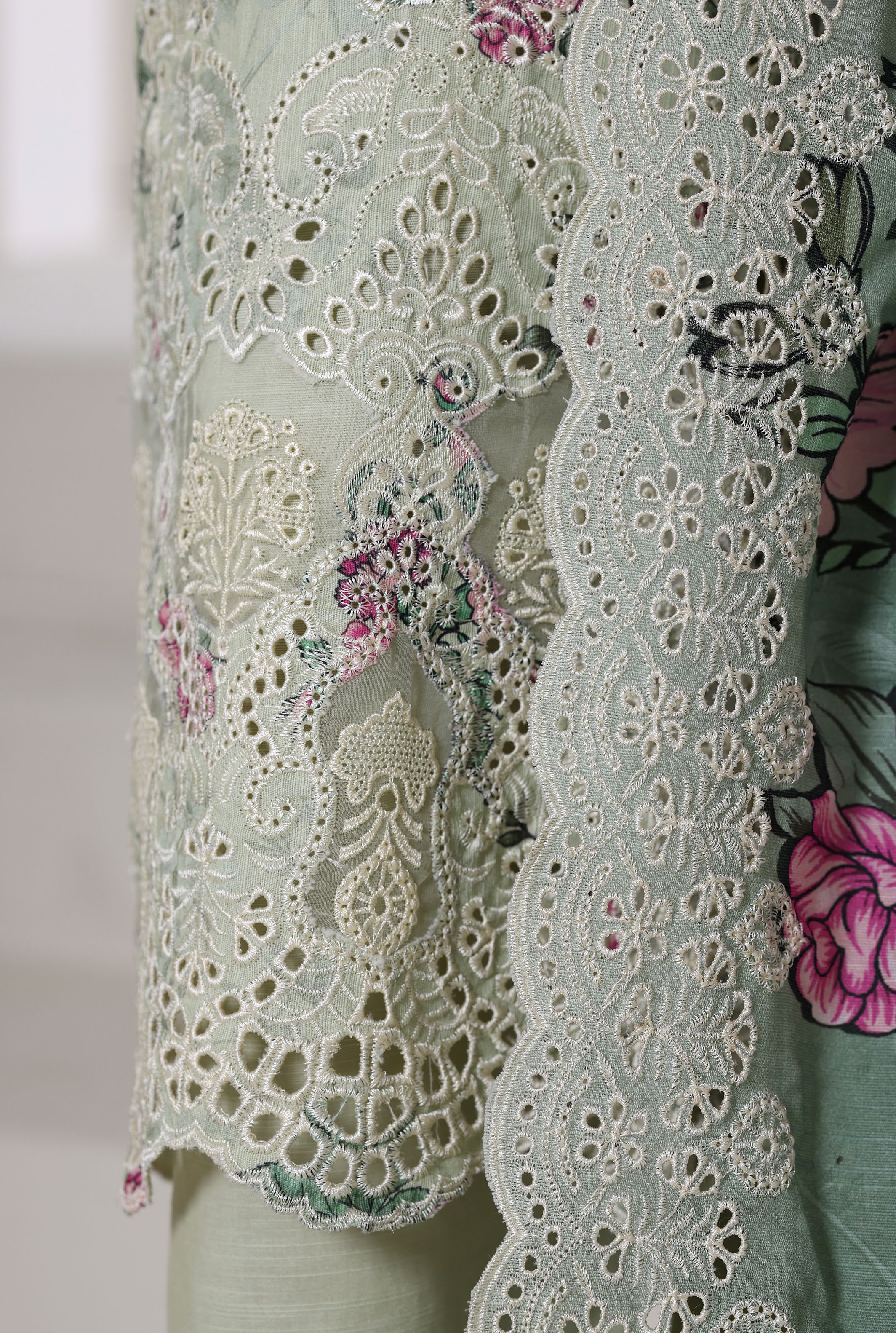 SADABAHAR RTW FUSION LASER CHICKENKARI EMBROIDERED KHADDAR 3PIECE COLLECTION 2025 SFKE -06